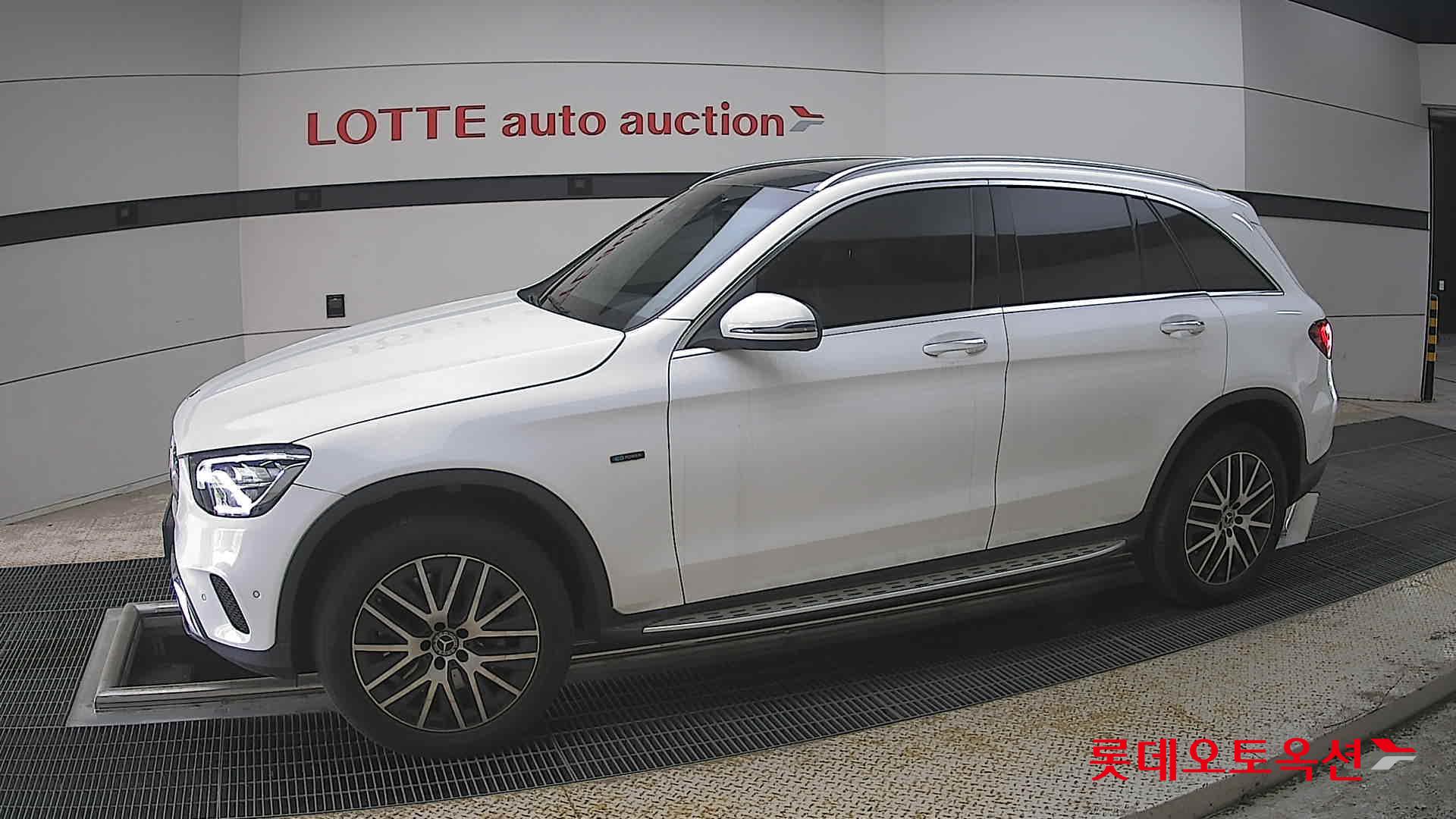 2021 - mercedes-benz glc300