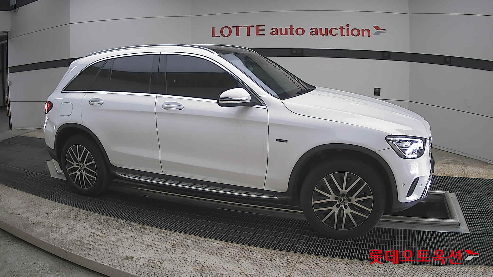 2021 - mercedes-benz glc300