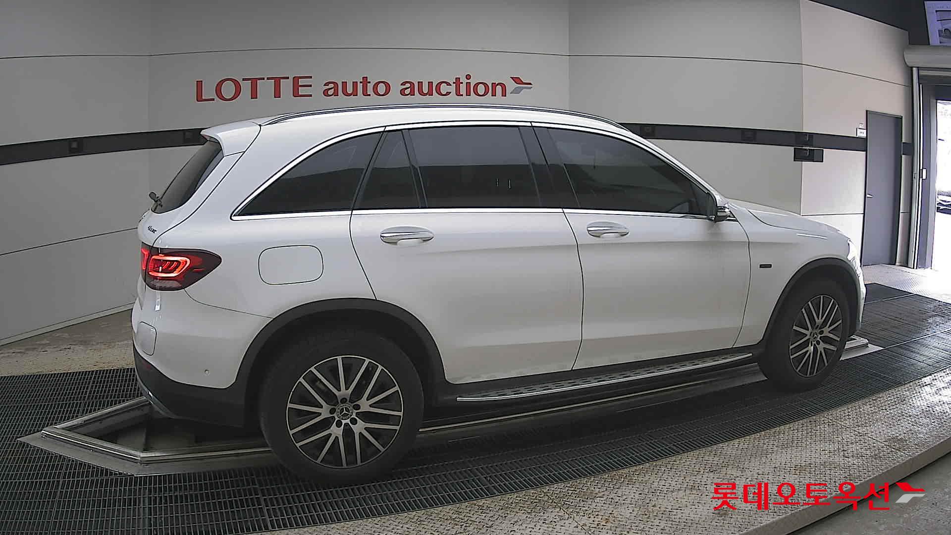 2021 - mercedes-benz glc300