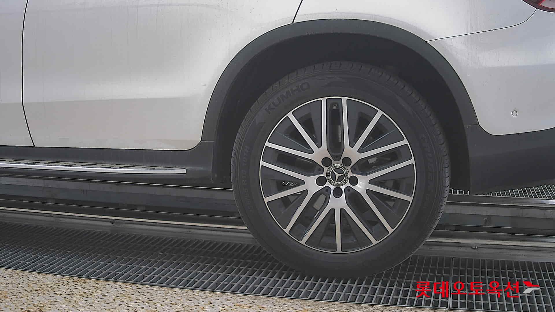 2021 - mercedes-benz glc300