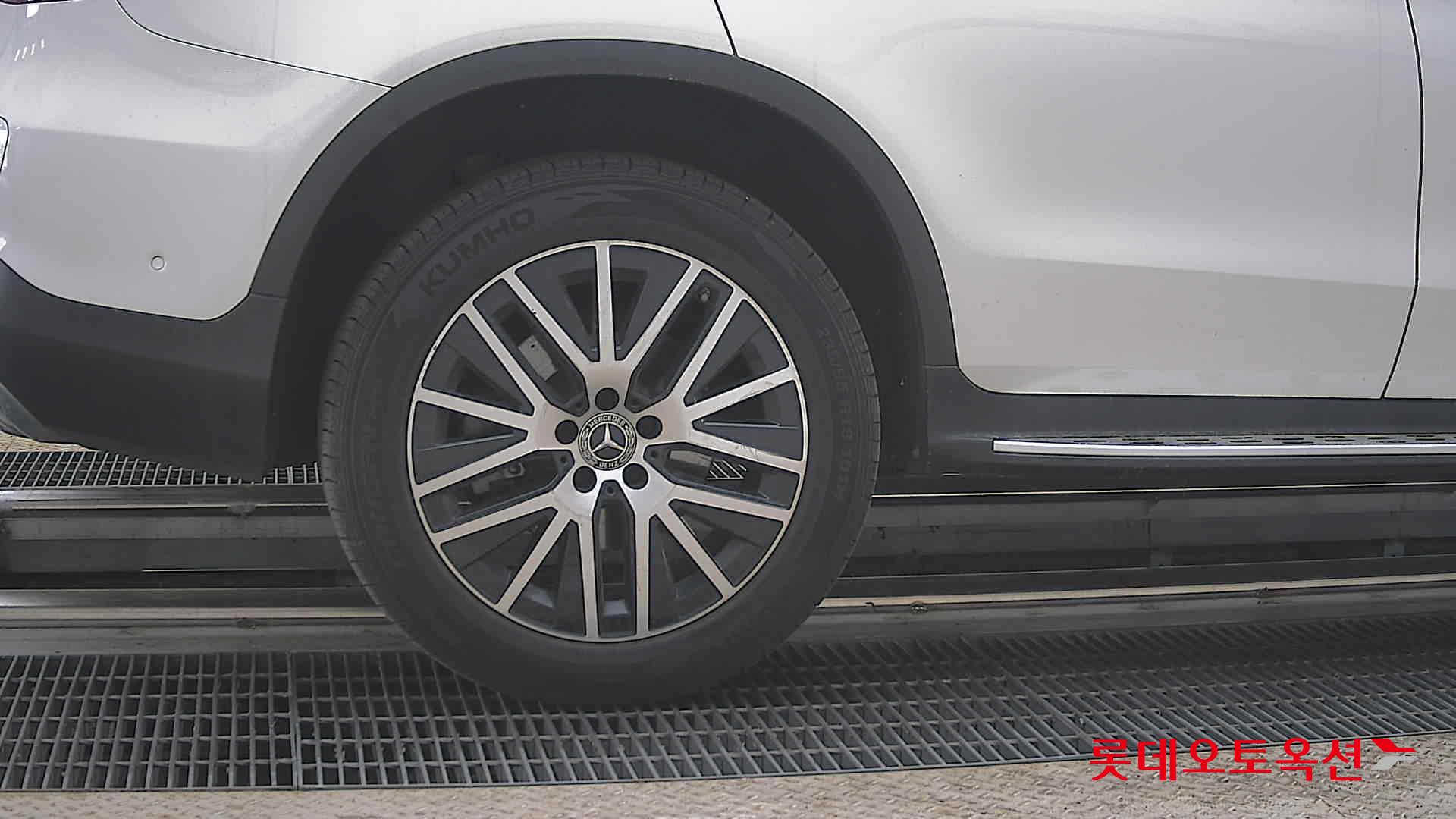 2021 - mercedes-benz glc300