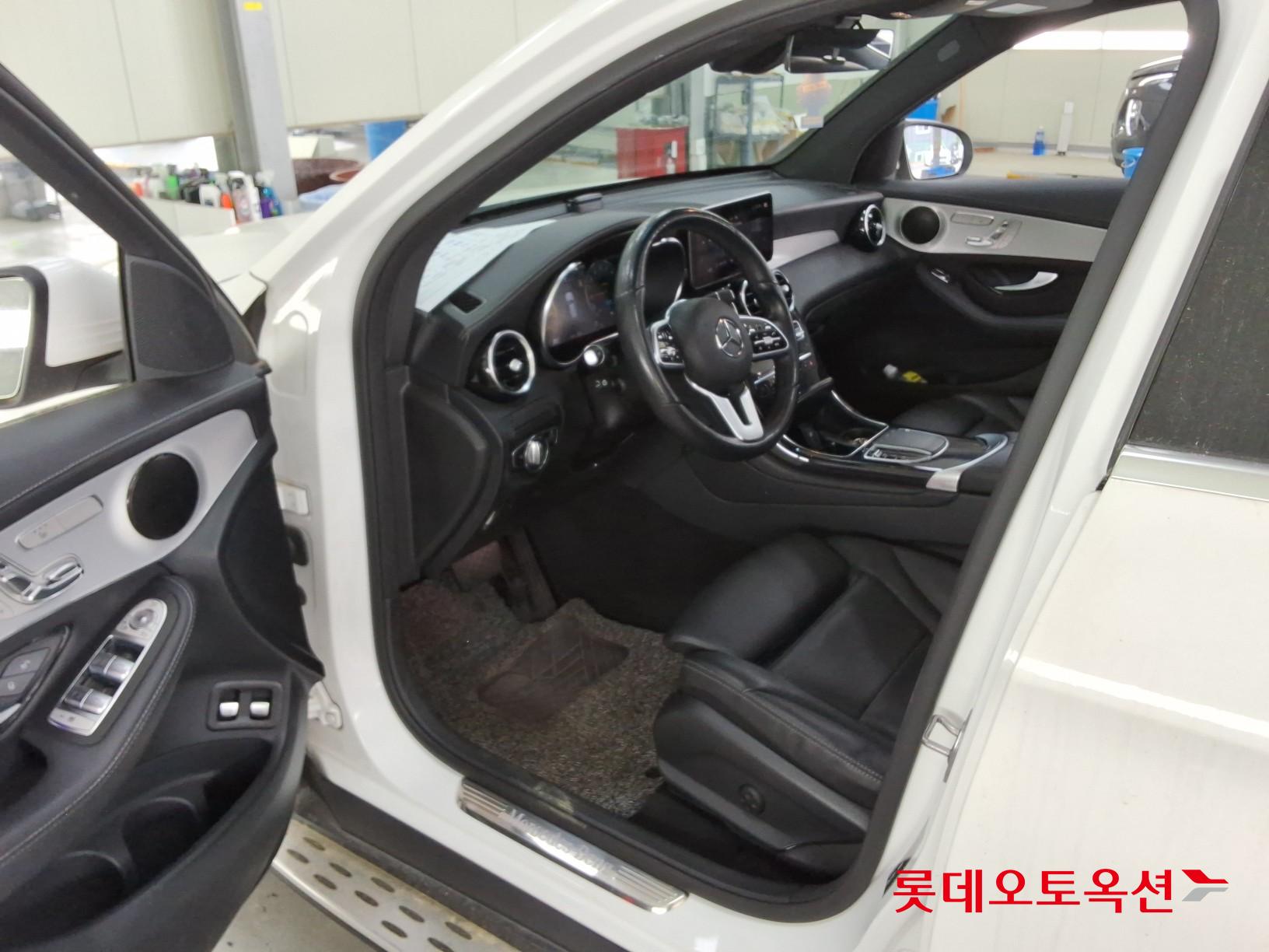 2021 - mercedes-benz glc300