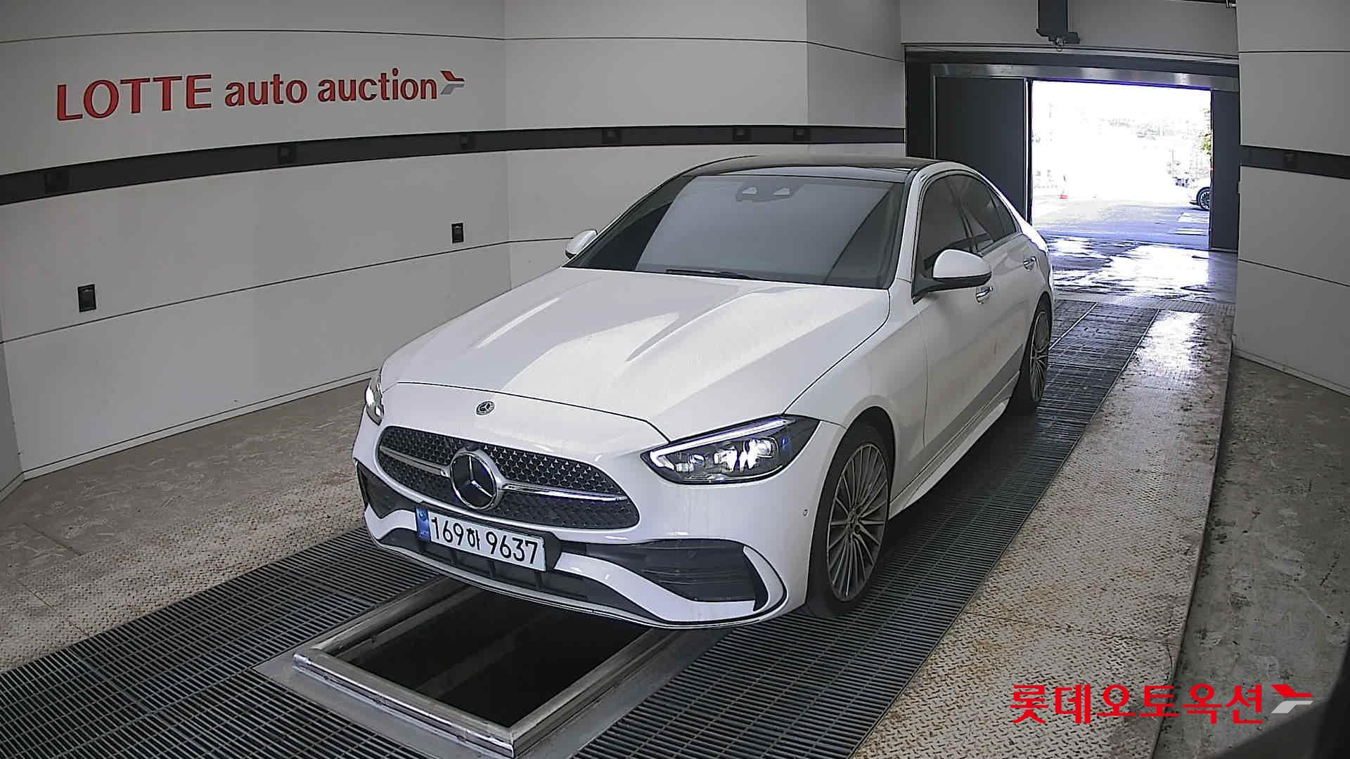 2022 - mercedes-benz c300