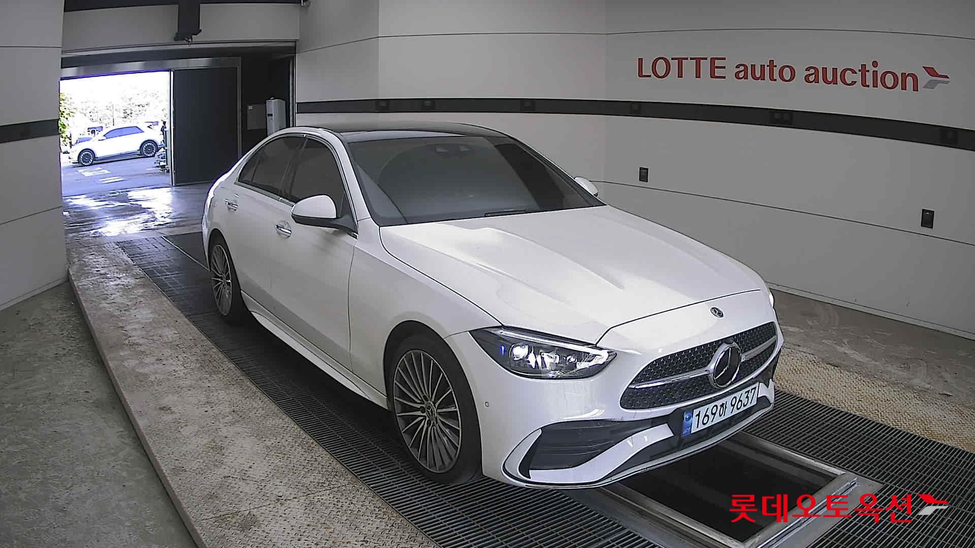 2022 - mercedes-benz c300