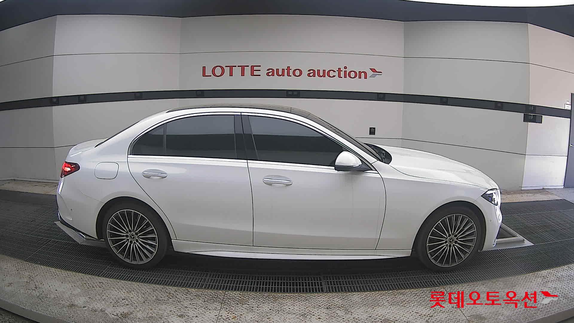 2022 - mercedes-benz c300