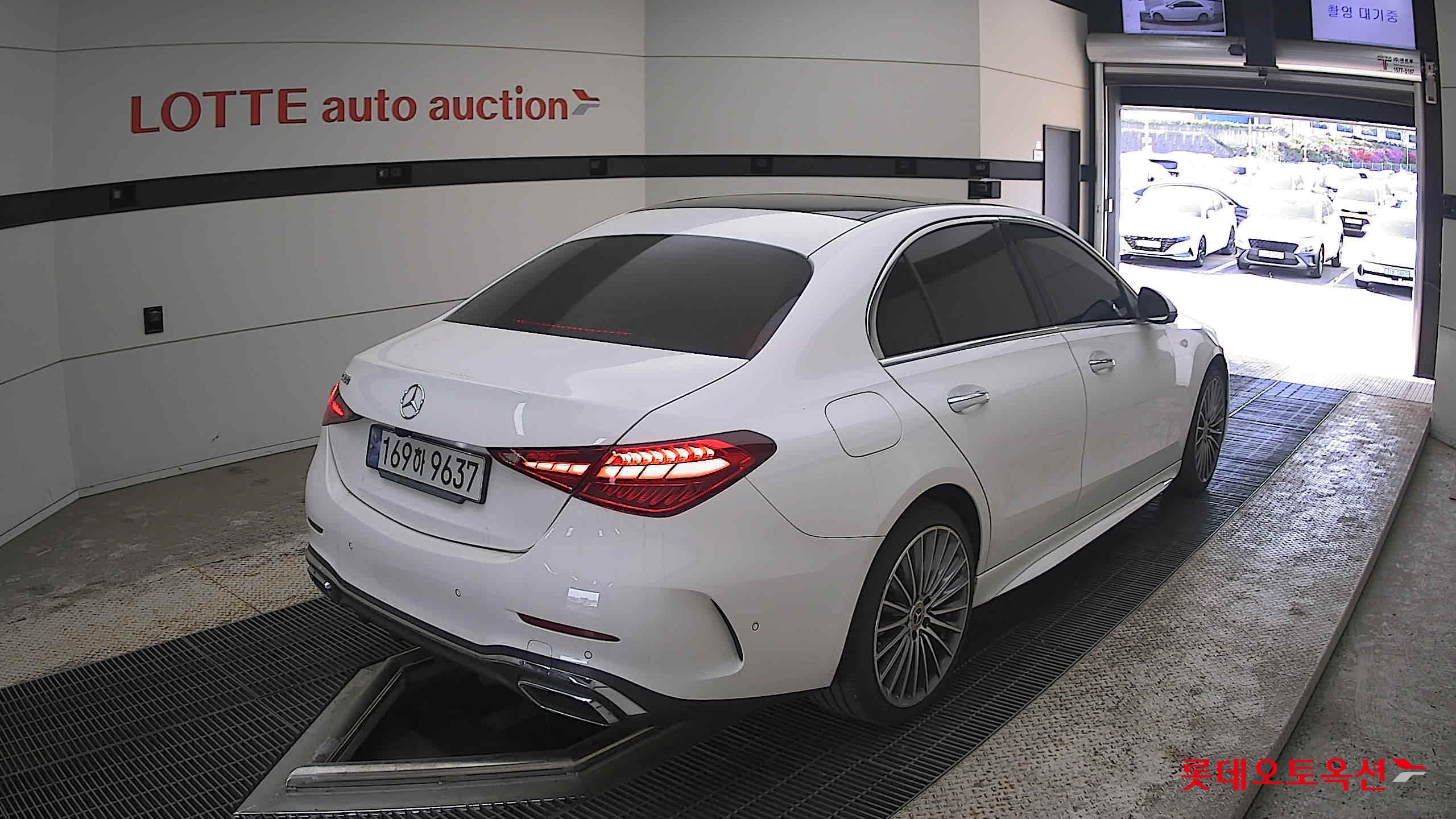 2022 - mercedes-benz c300