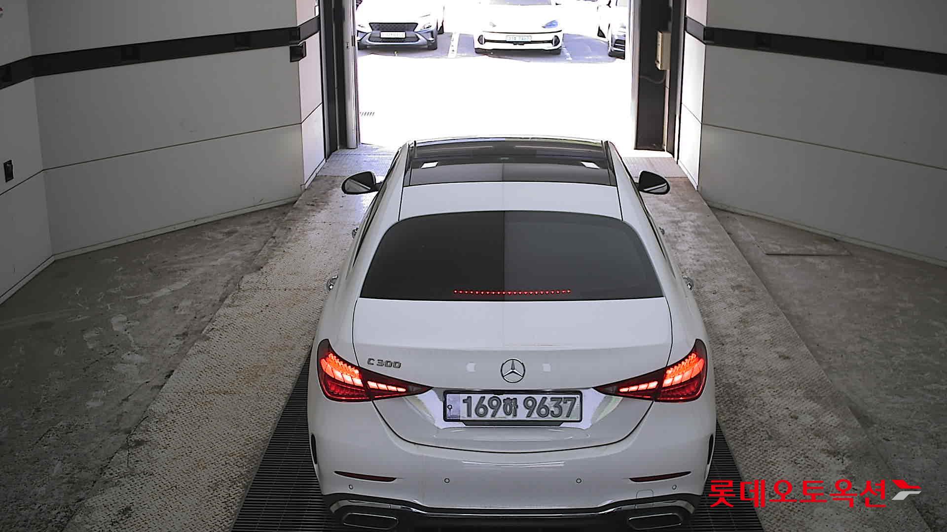 2022 - mercedes-benz c300