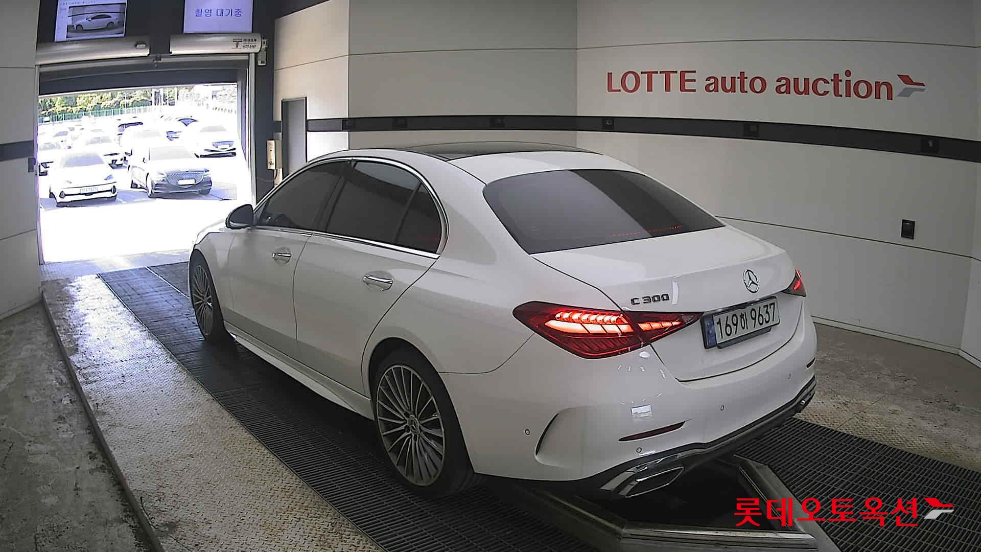 2022 - mercedes-benz c300
