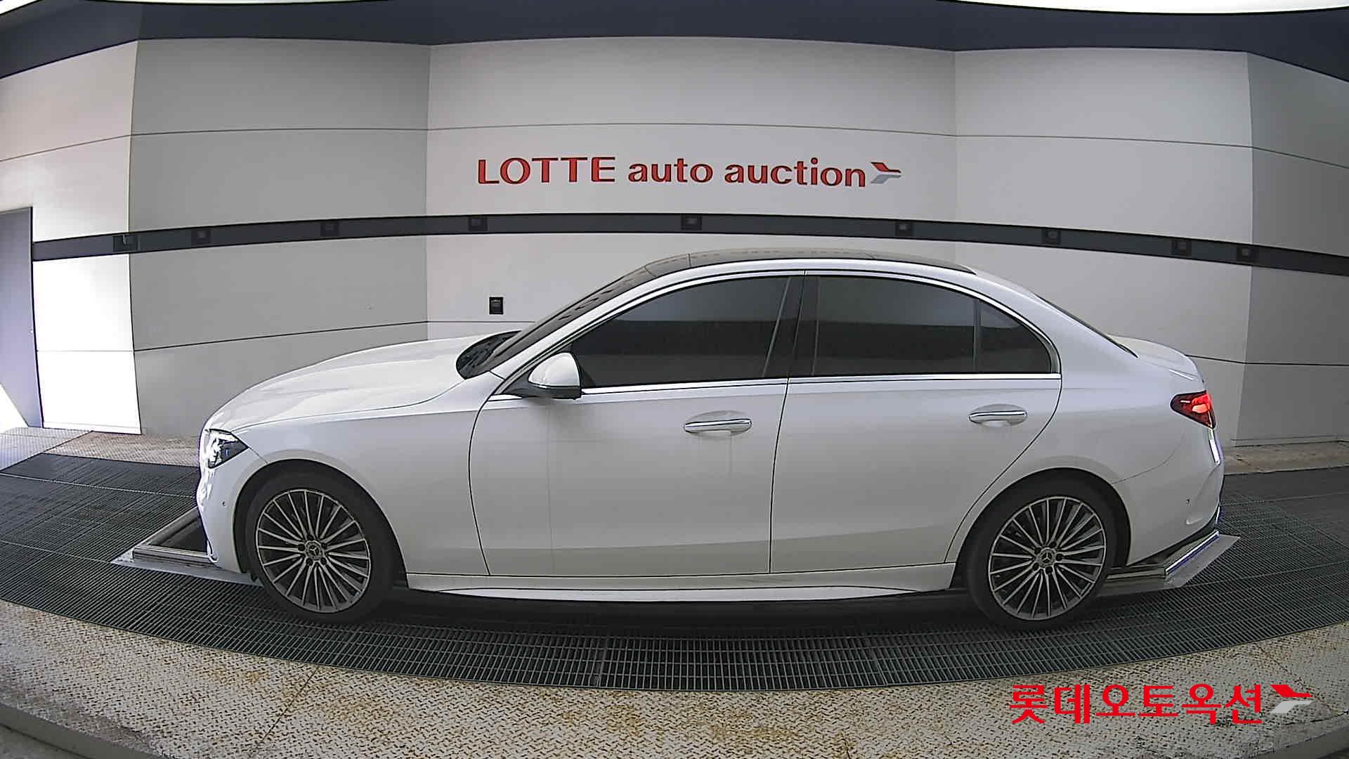 2022 - mercedes-benz c300