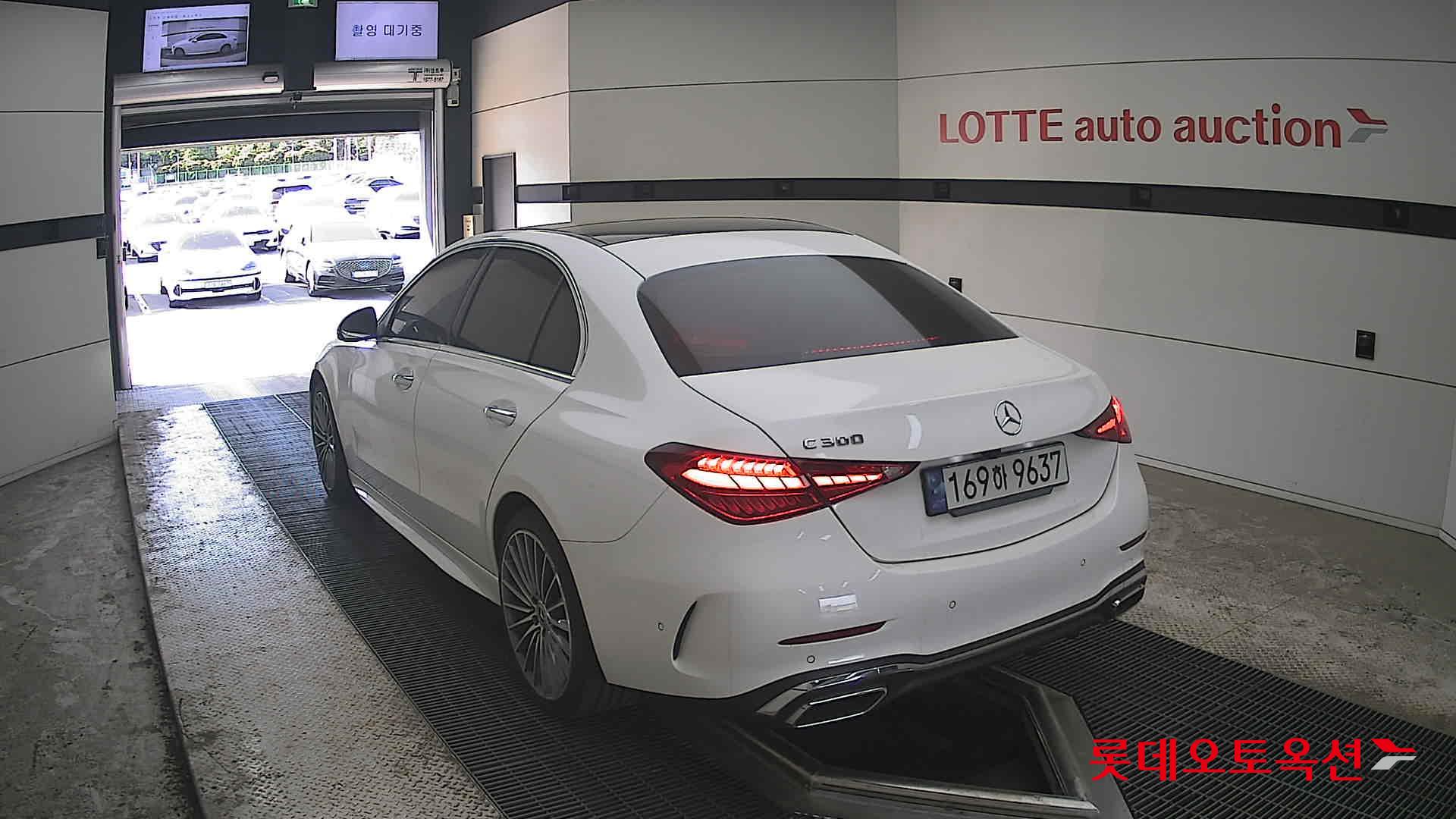 2022 - mercedes-benz c300