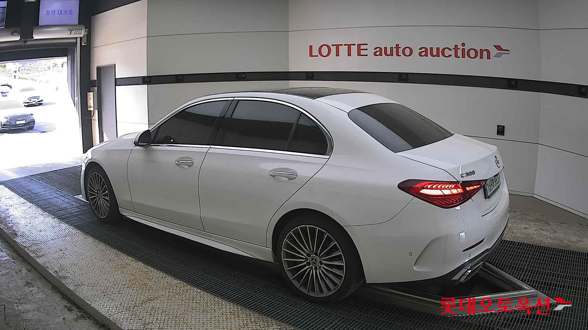 2022 - mercedes-benz c300