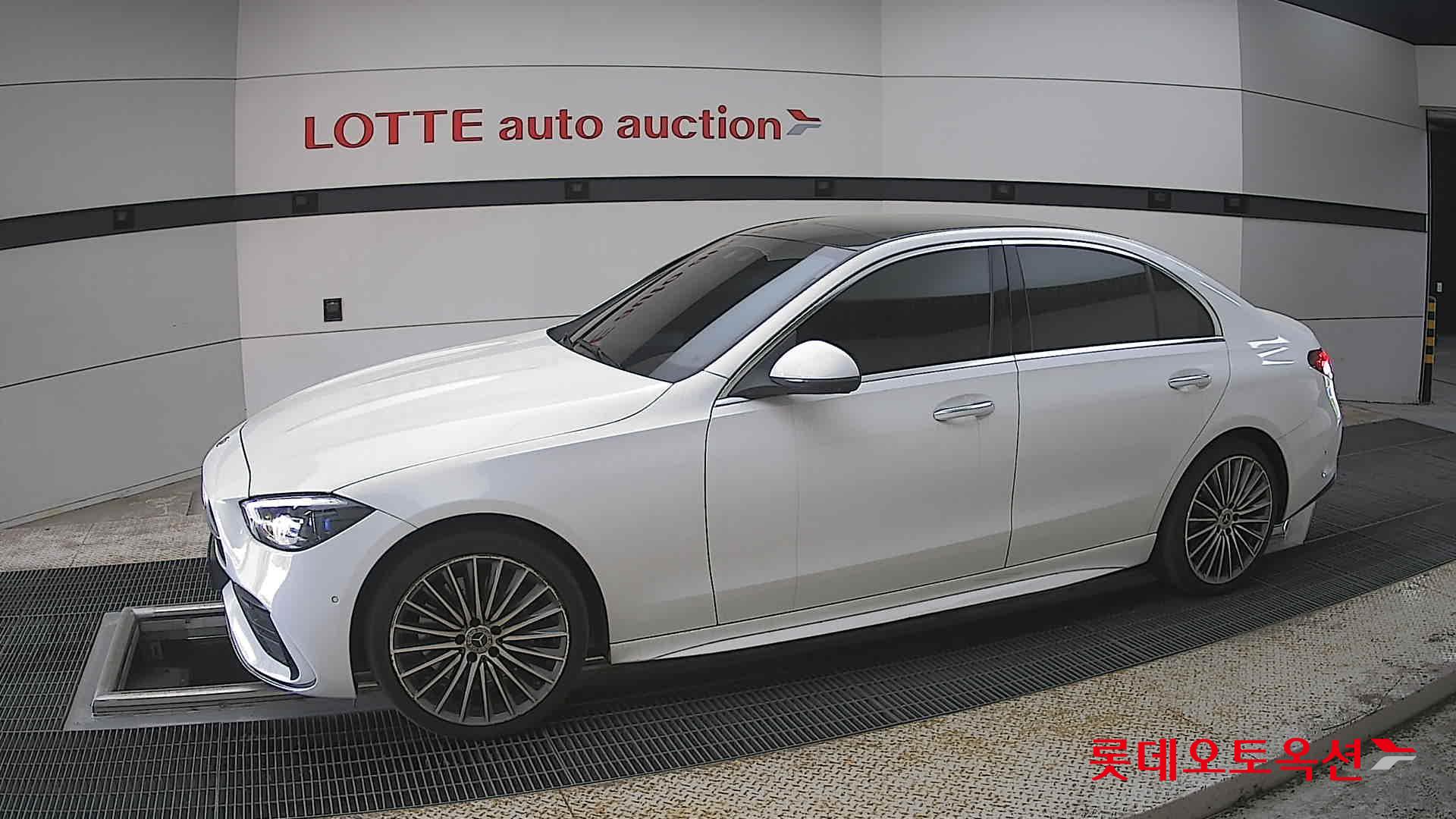 2022 - mercedes-benz c300