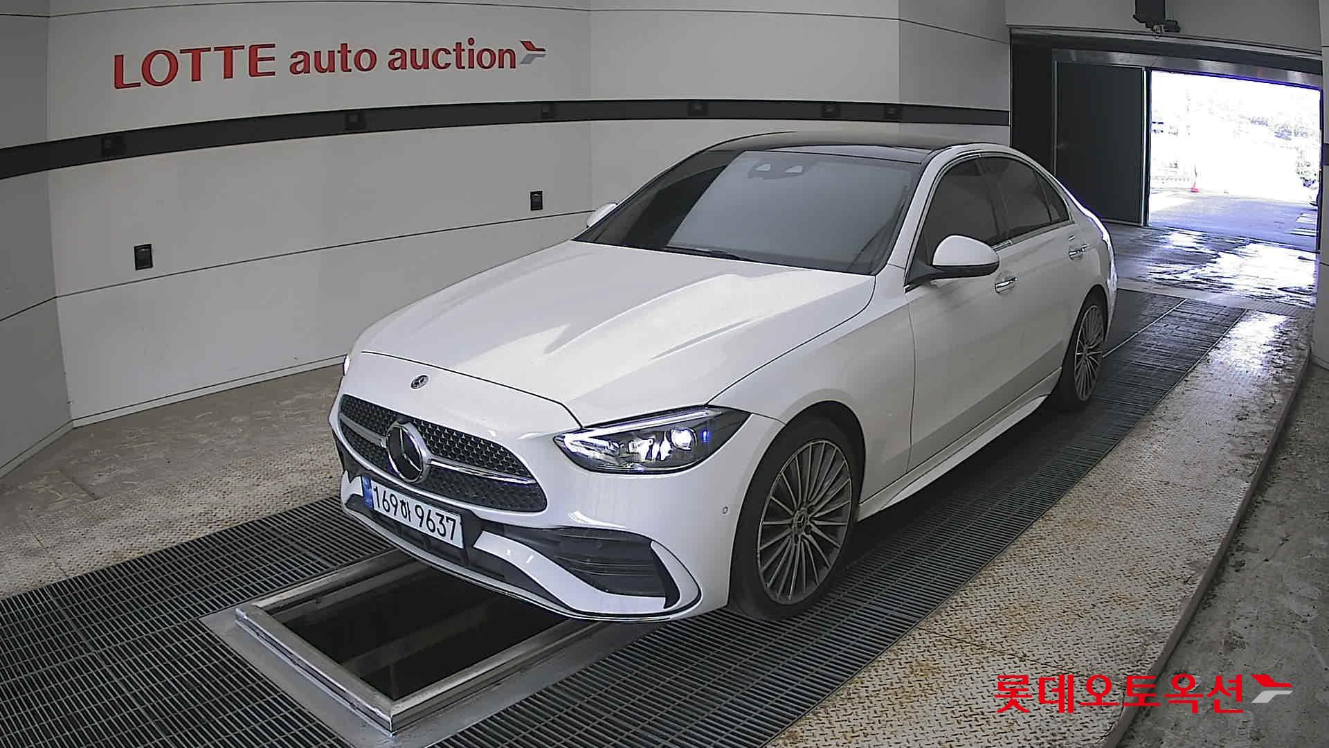2022 - mercedes-benz c300