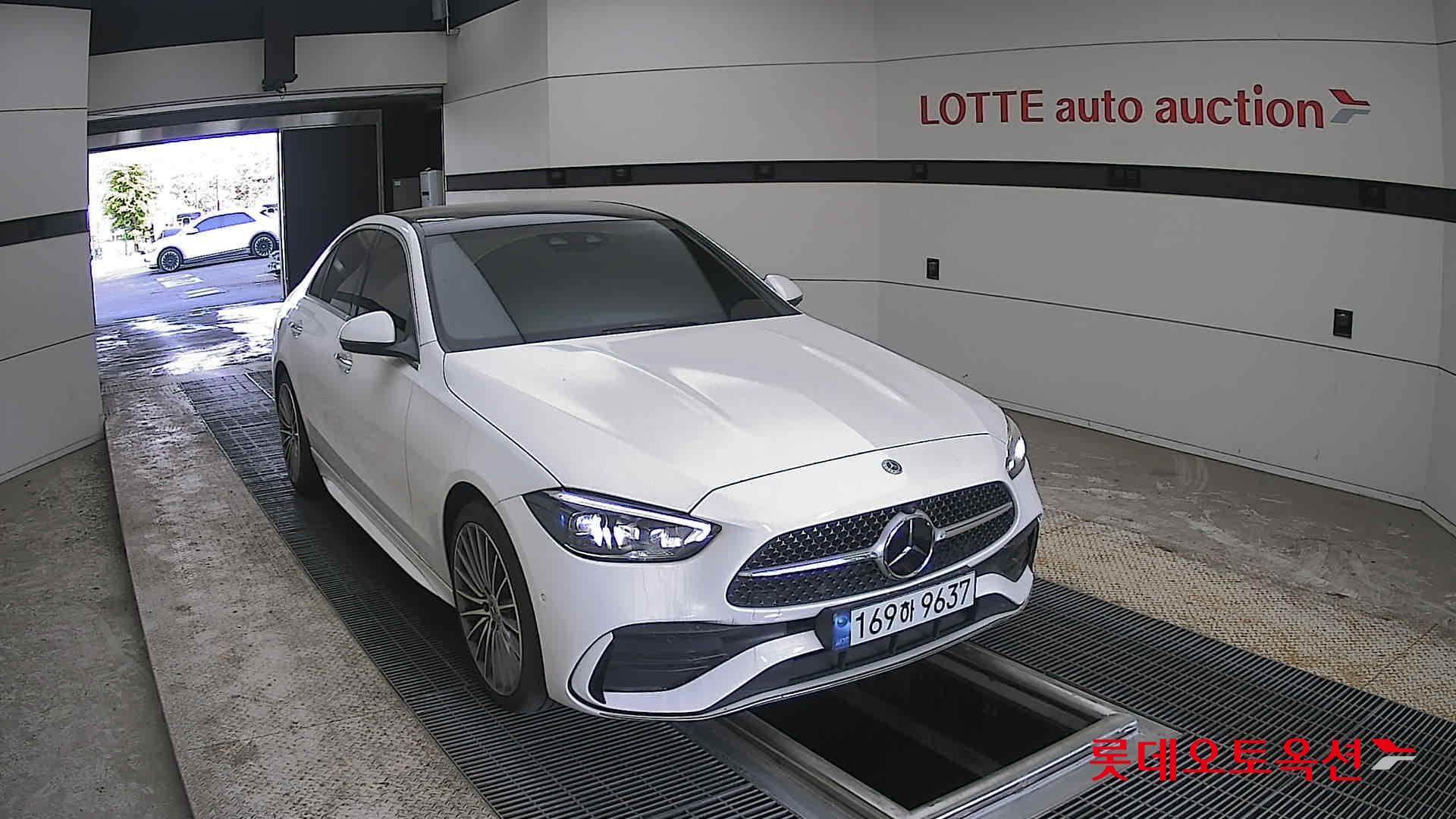 2022 - mercedes-benz c300