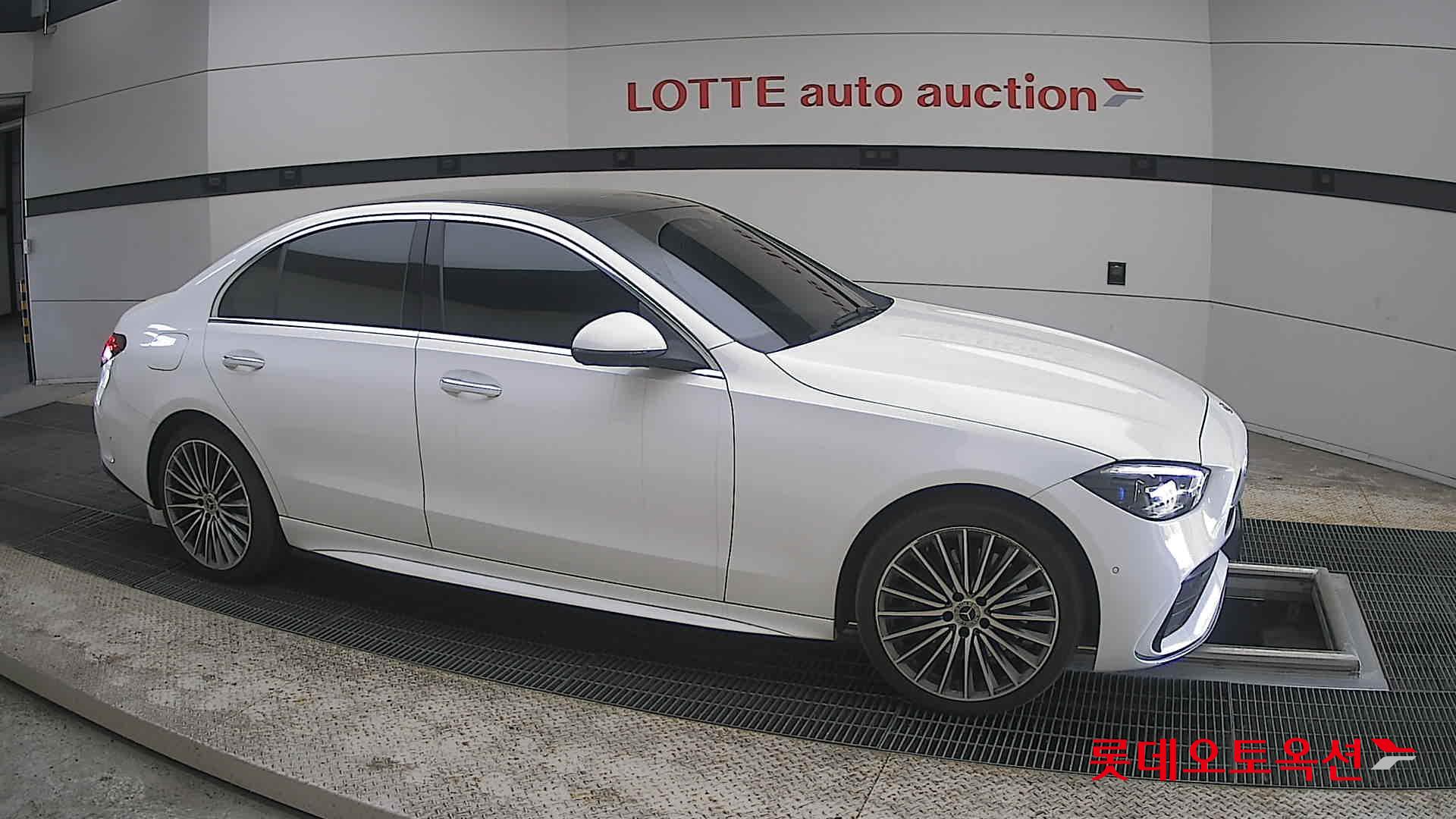 2022 - mercedes-benz c300