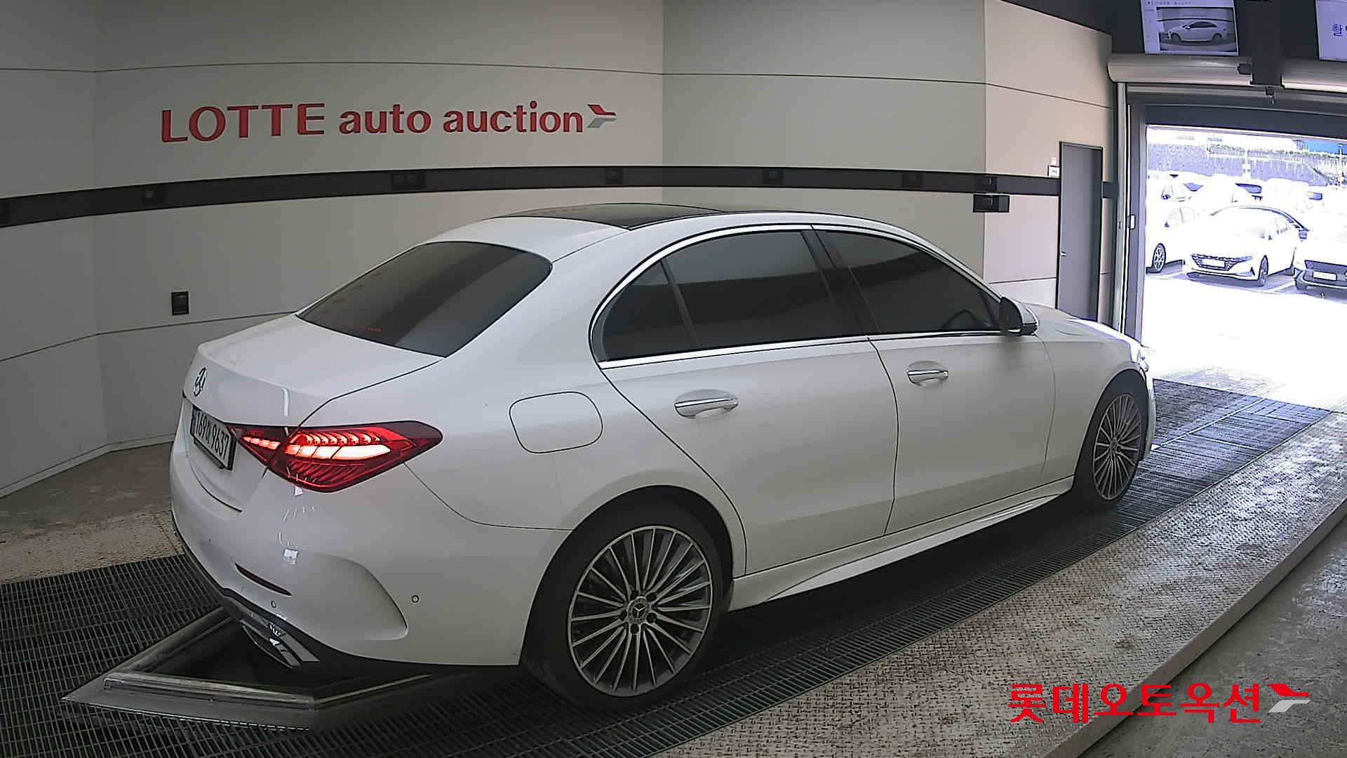 2022 - mercedes-benz c300