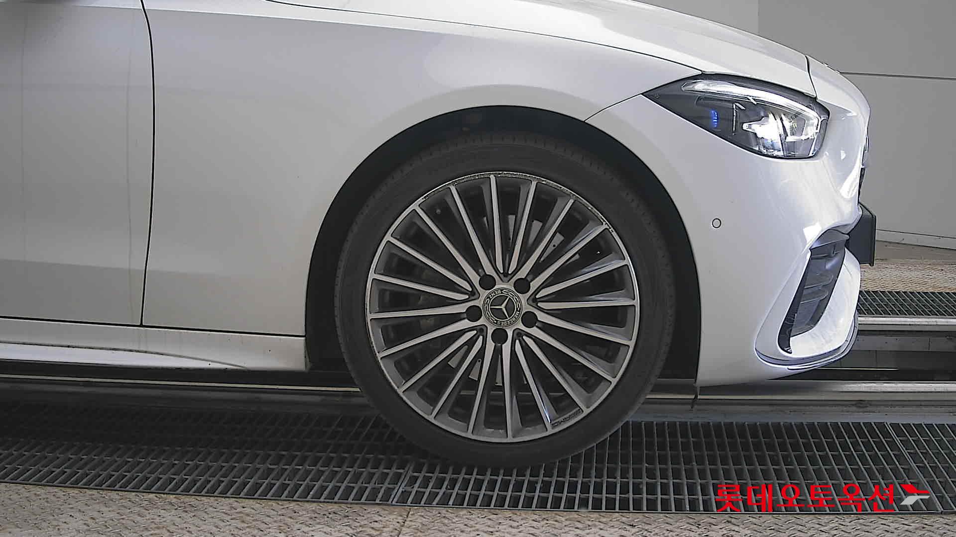 2022 - mercedes-benz c300