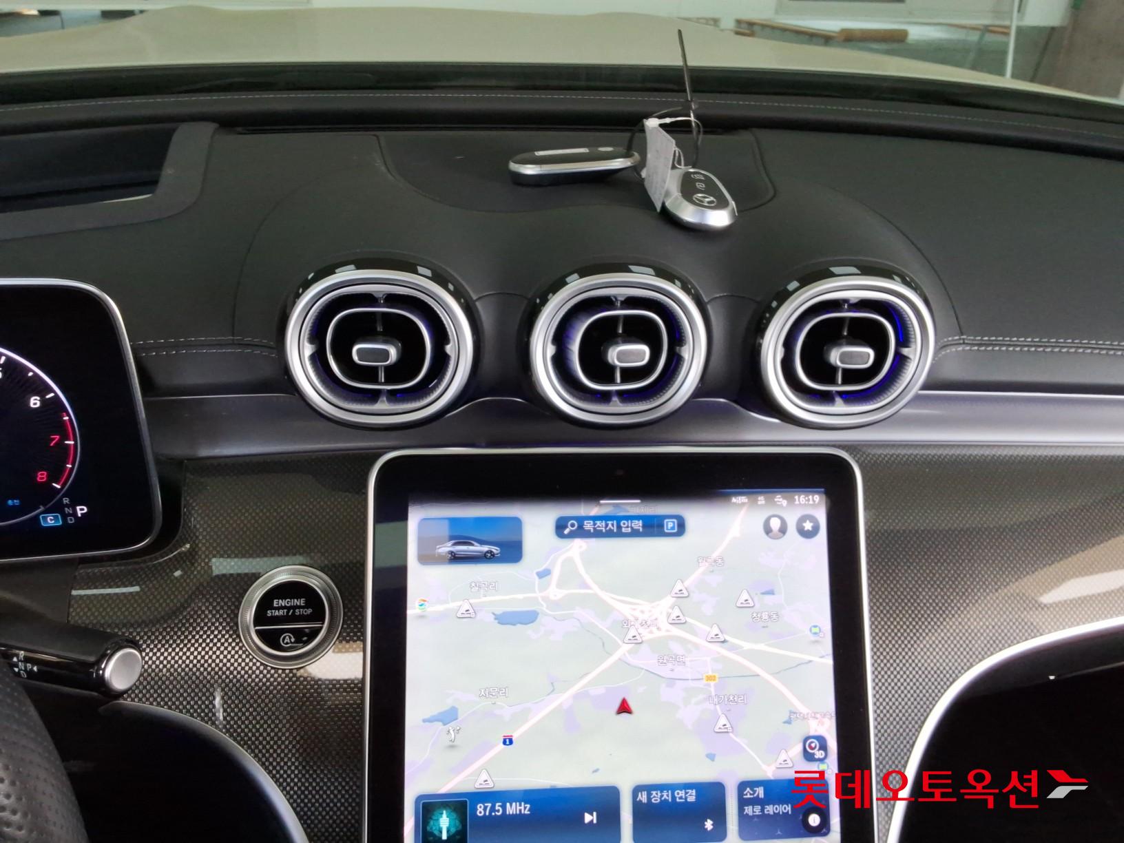 2022 - mercedes-benz c300