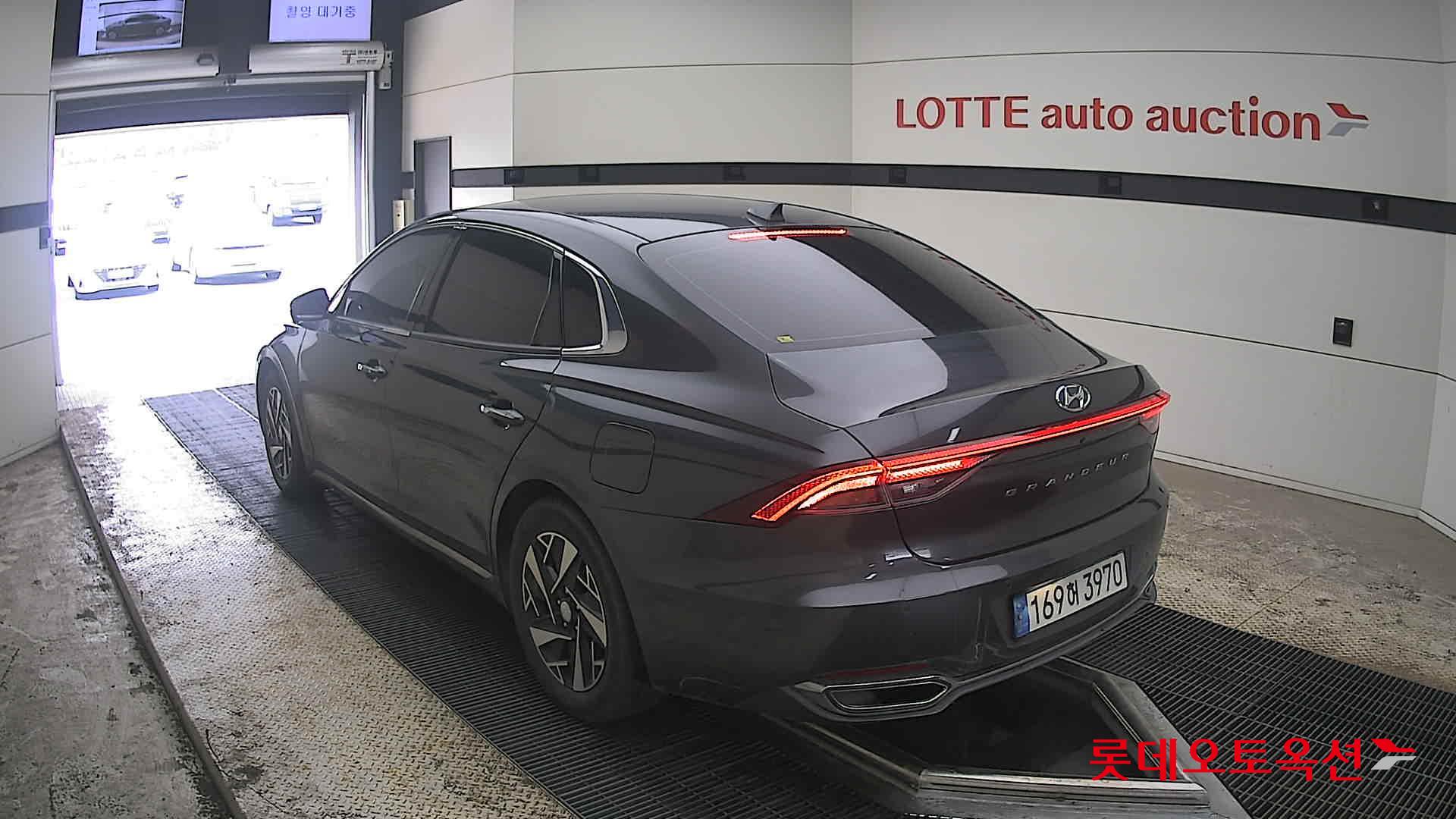 Hyundai Grandeur - 4
