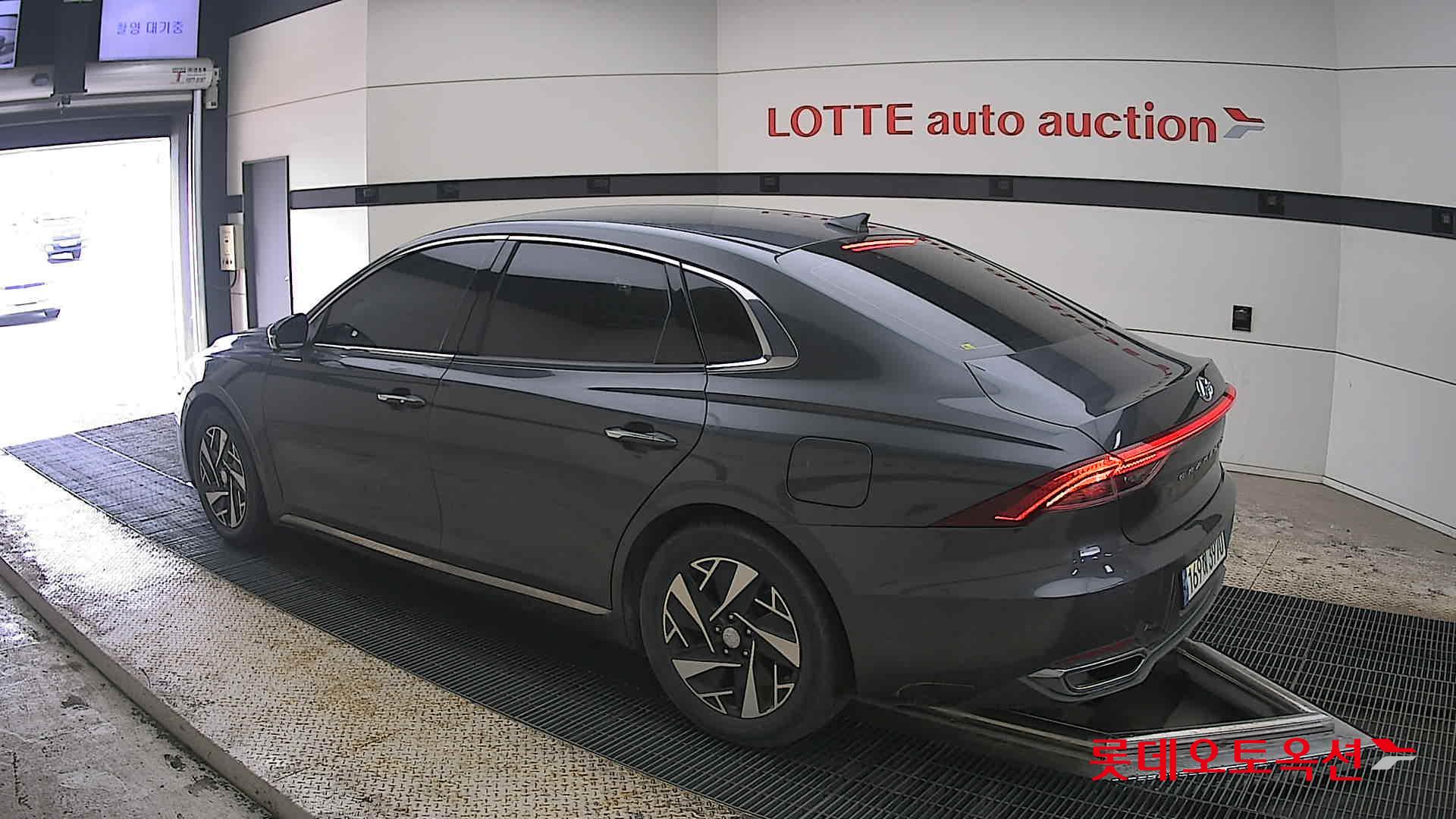 Hyundai Grandeur - 15