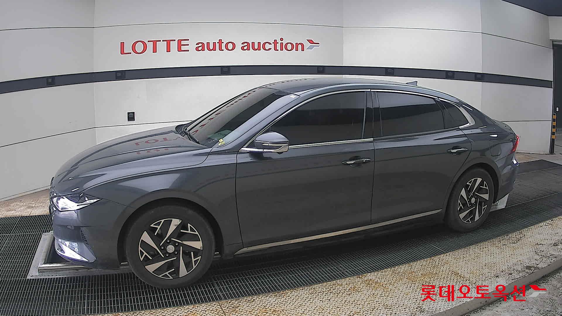 Hyundai Grandeur - 12