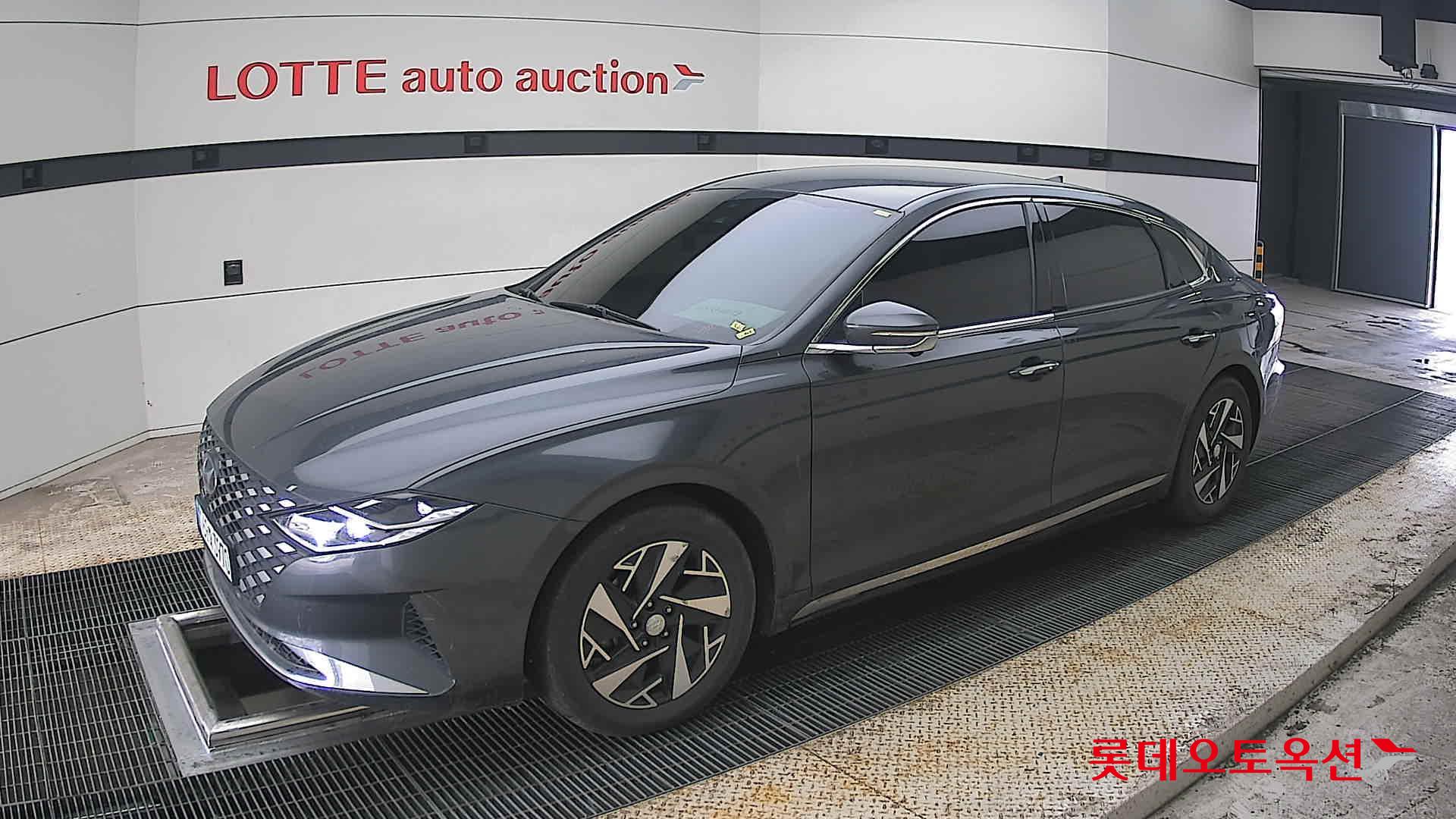 Hyundai Grandeur - 11