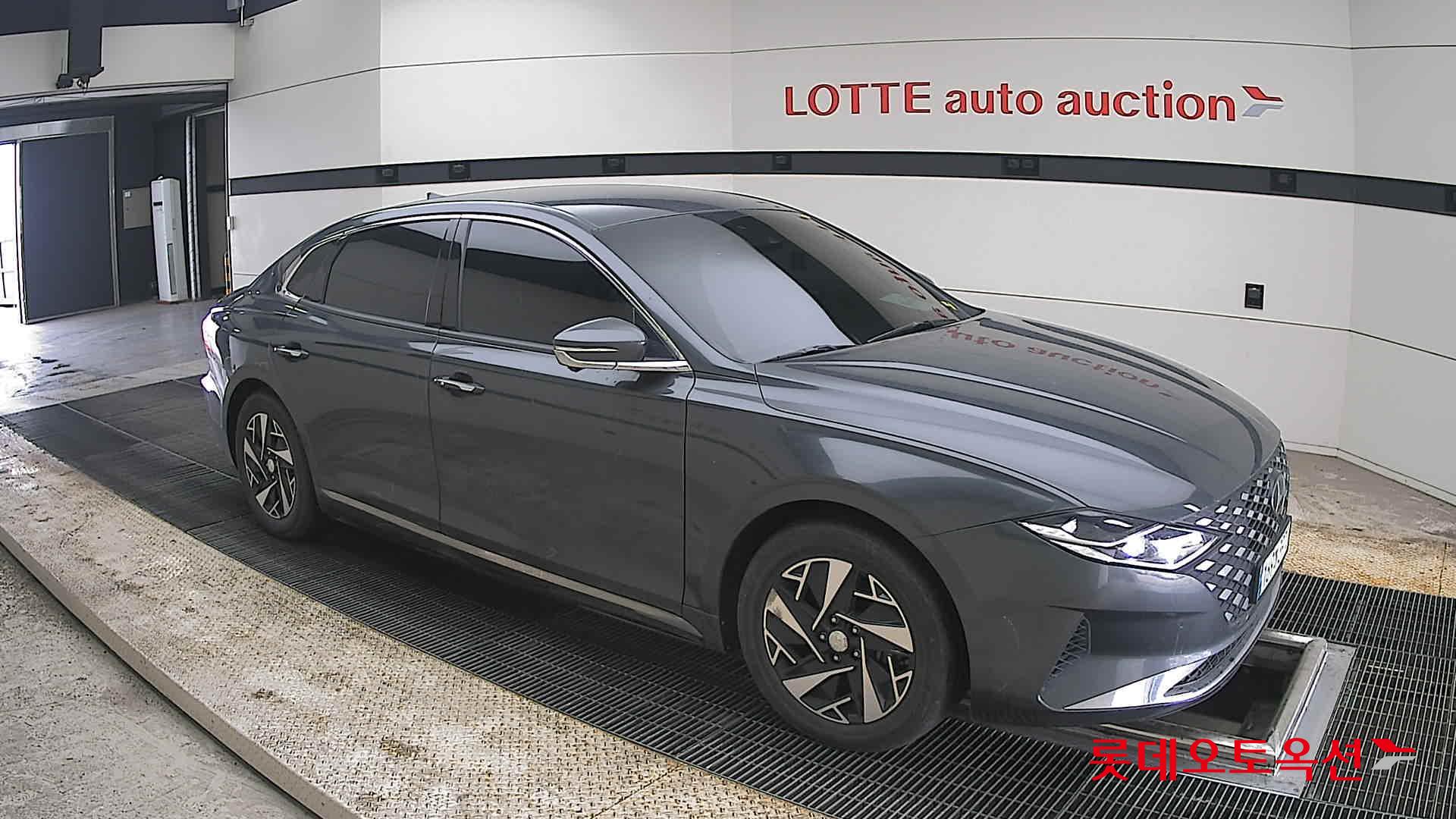 Hyundai Grandeur - 23