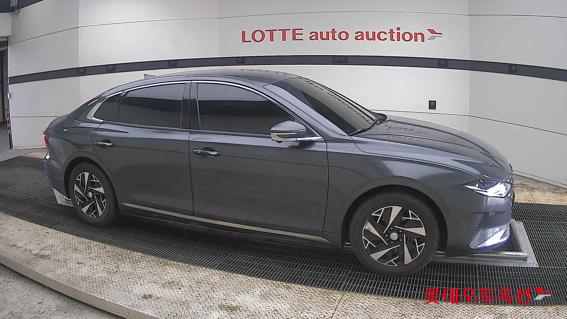 Hyundai Grandeur - 22