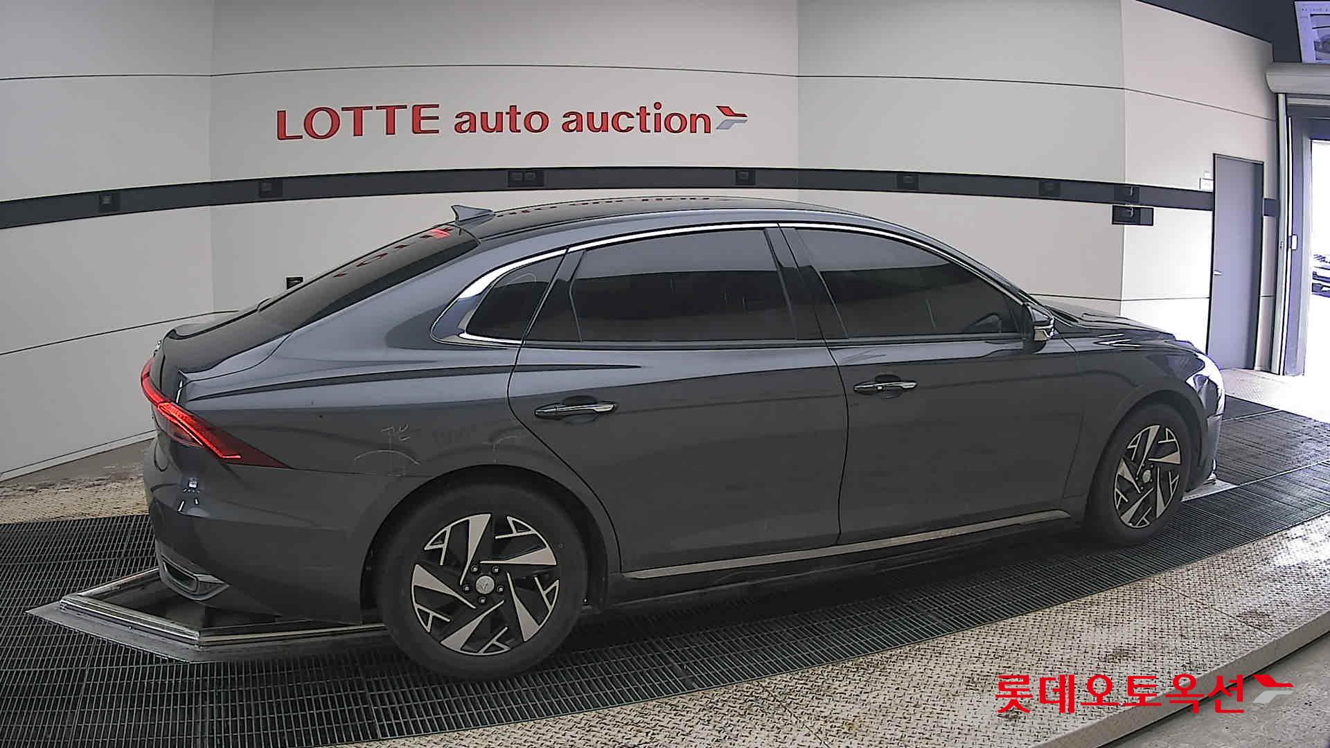 Hyundai Grandeur - 20