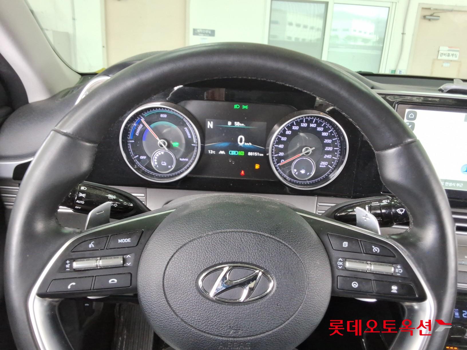 Hyundai Grandeur - 30