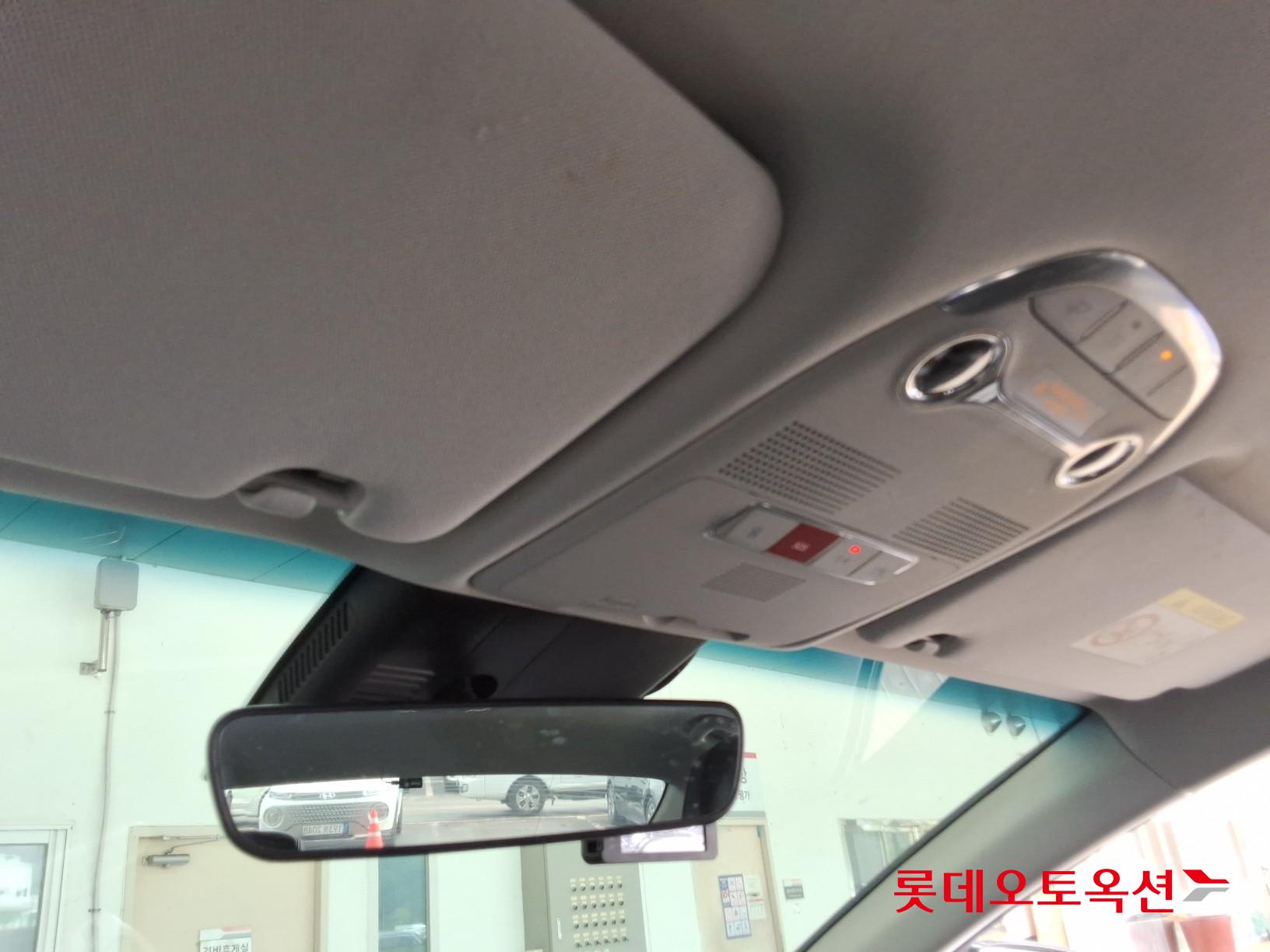 Hyundai Grandeur - 31