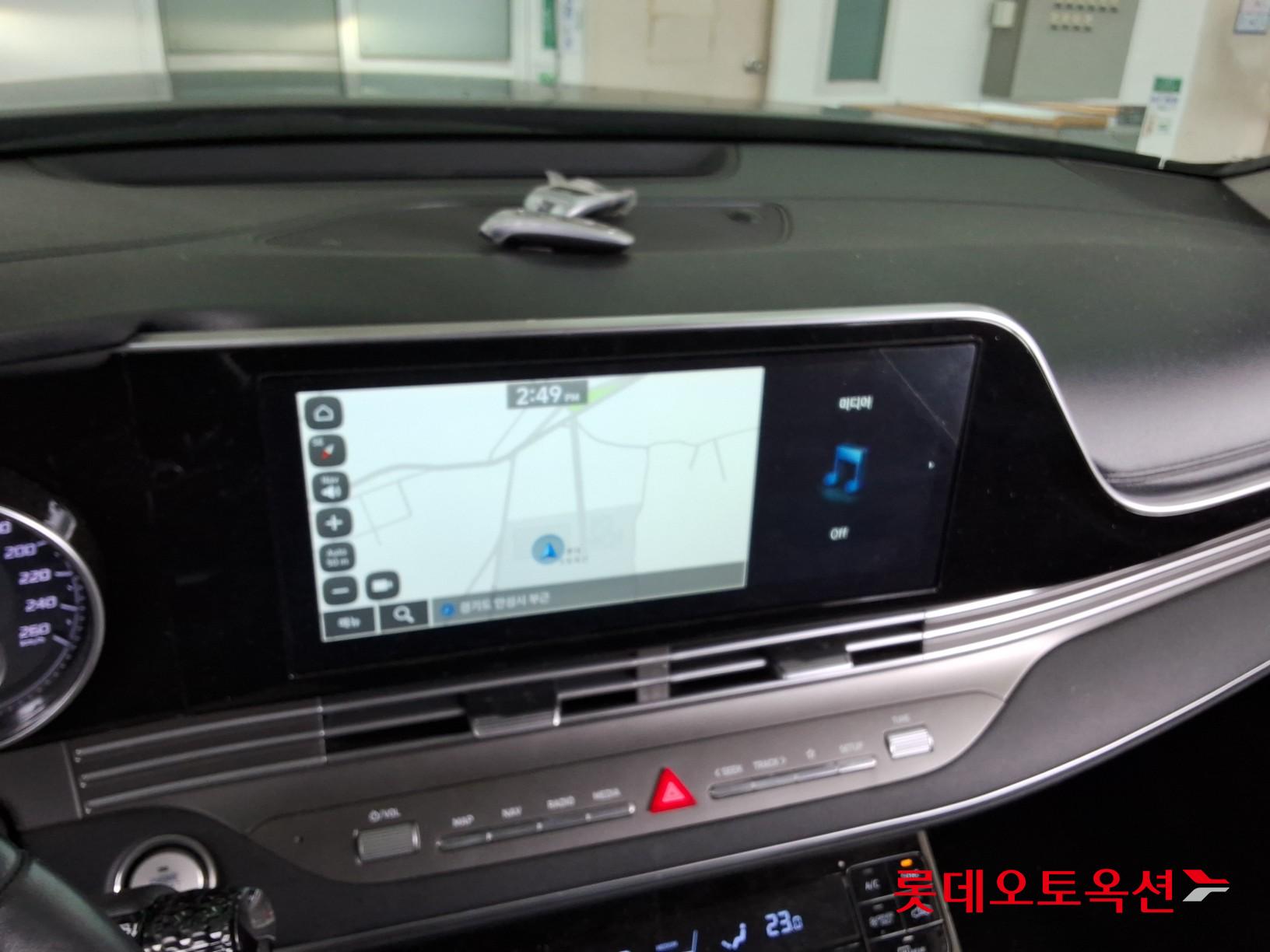 Hyundai Grandeur - 32