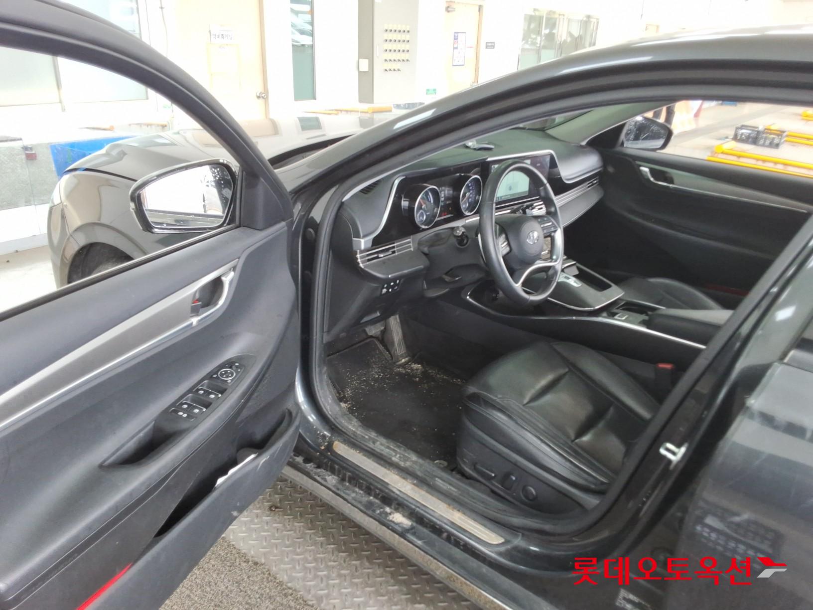 Hyundai Grandeur - 35