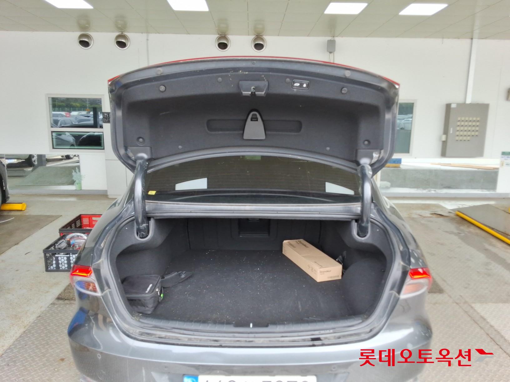 Hyundai Grandeur - 9