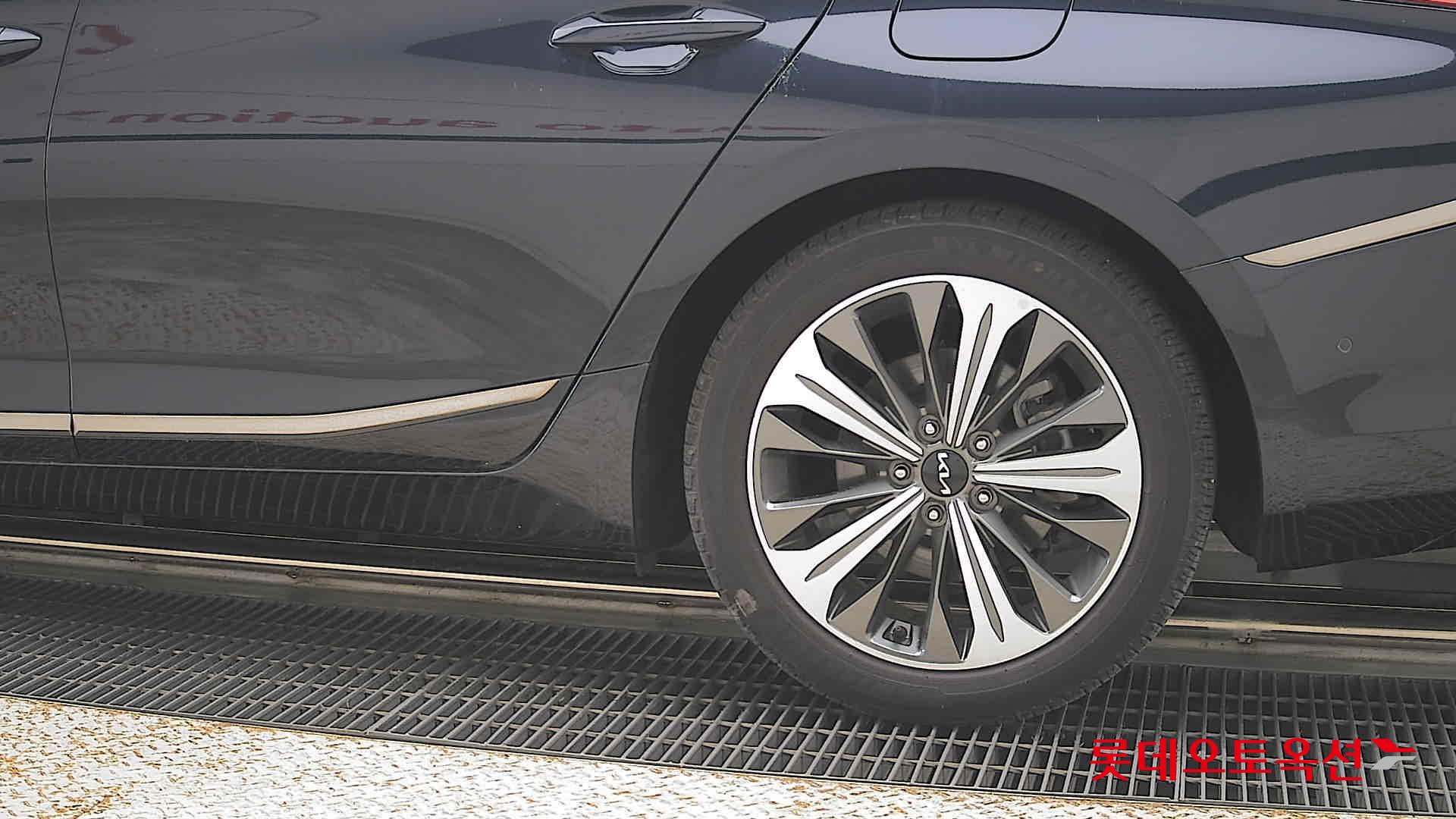 2024 - kia k8