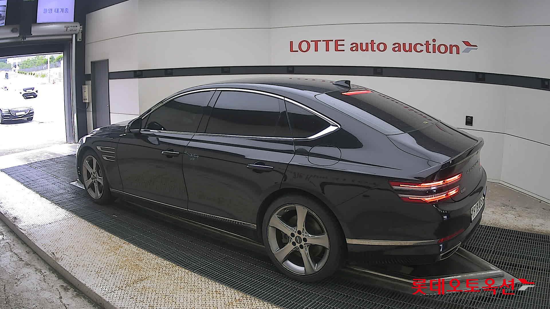 2022 - genesis g80