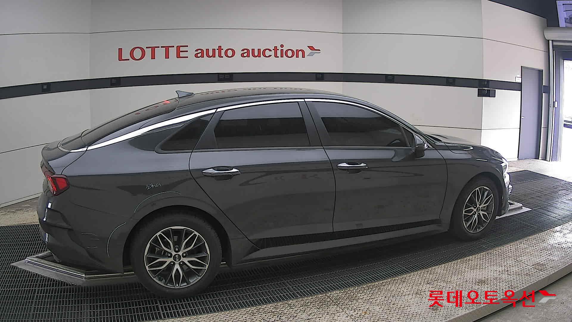 Kia K5 2021 - Image 20