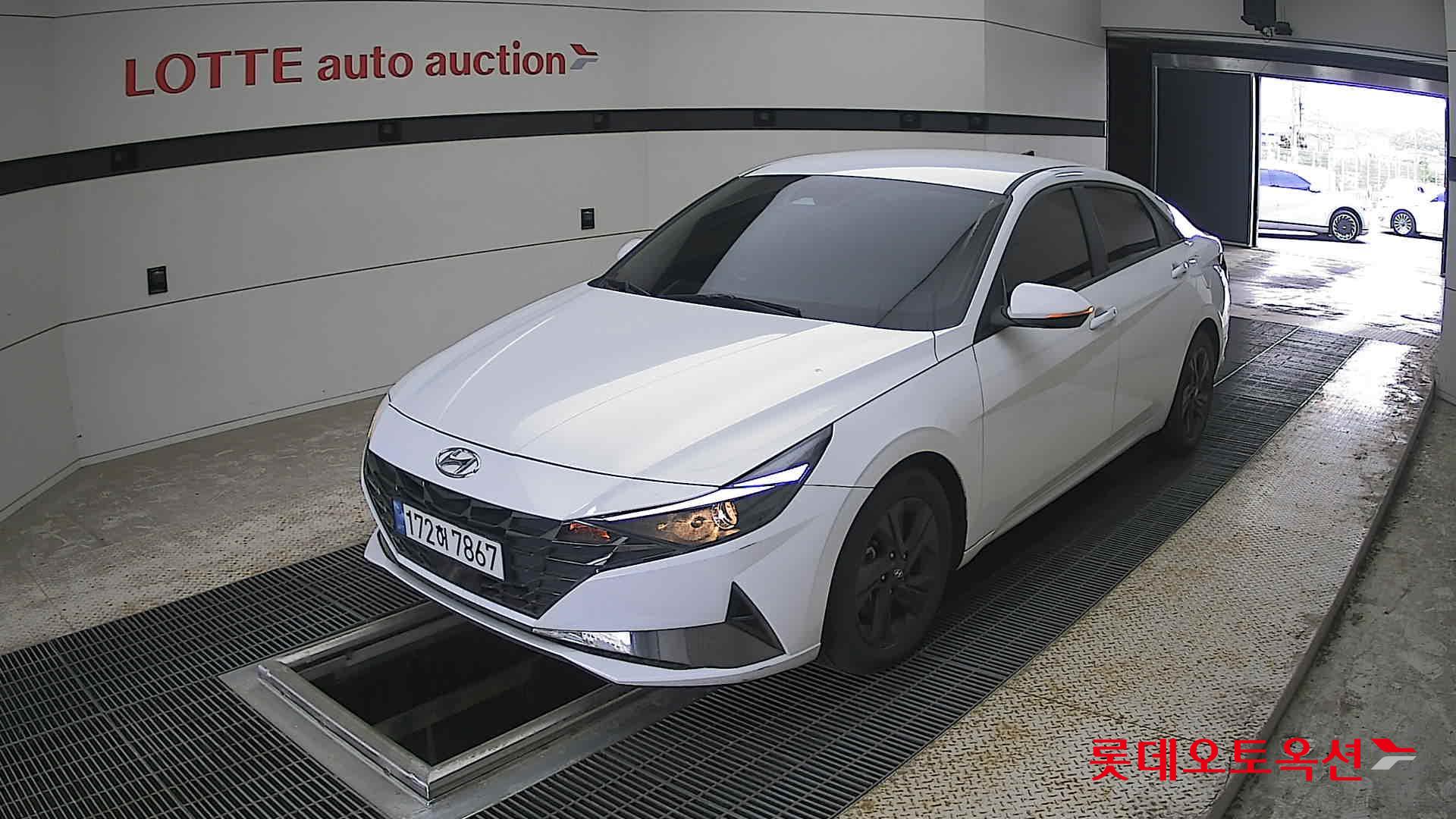 Hyundai Elantra - 3