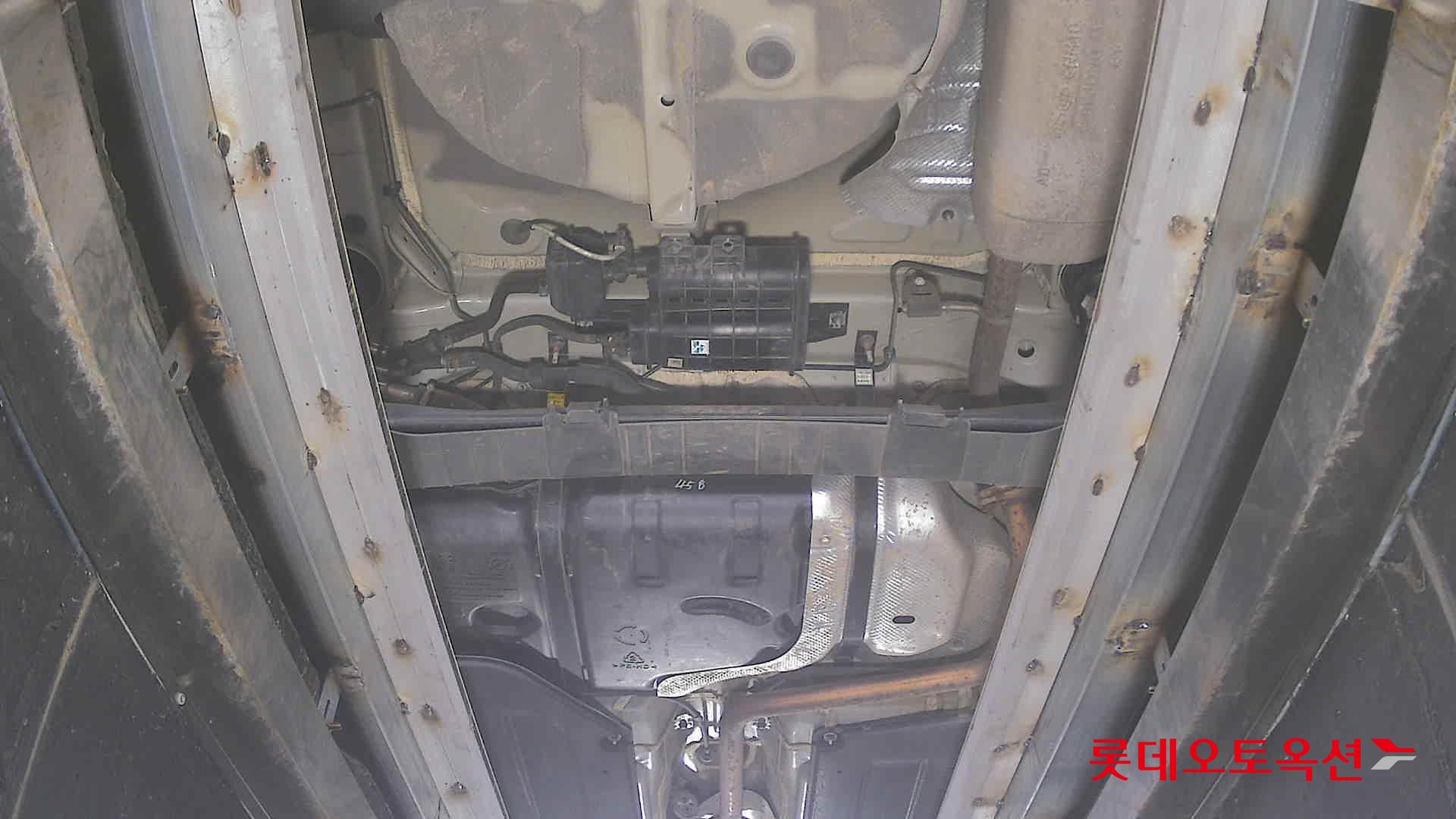 Hyundai Elantra - 2