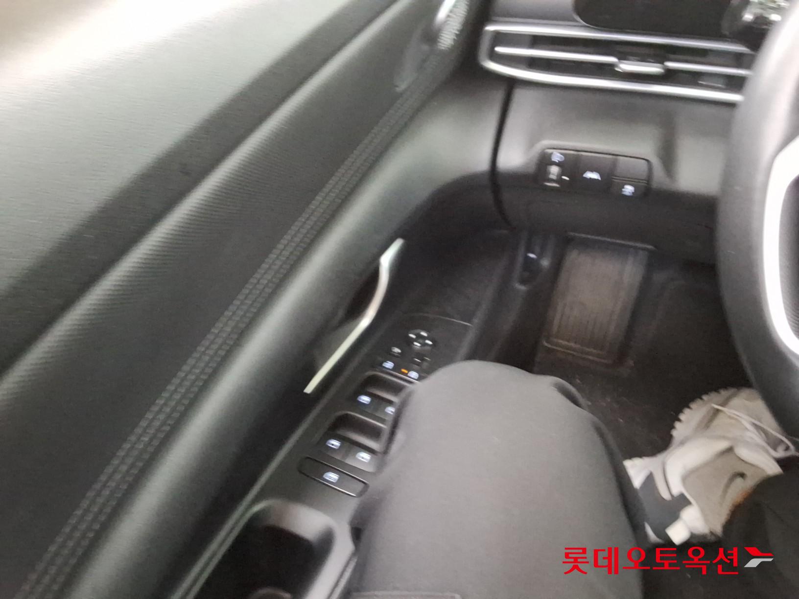 Hyundai Elantra - 29