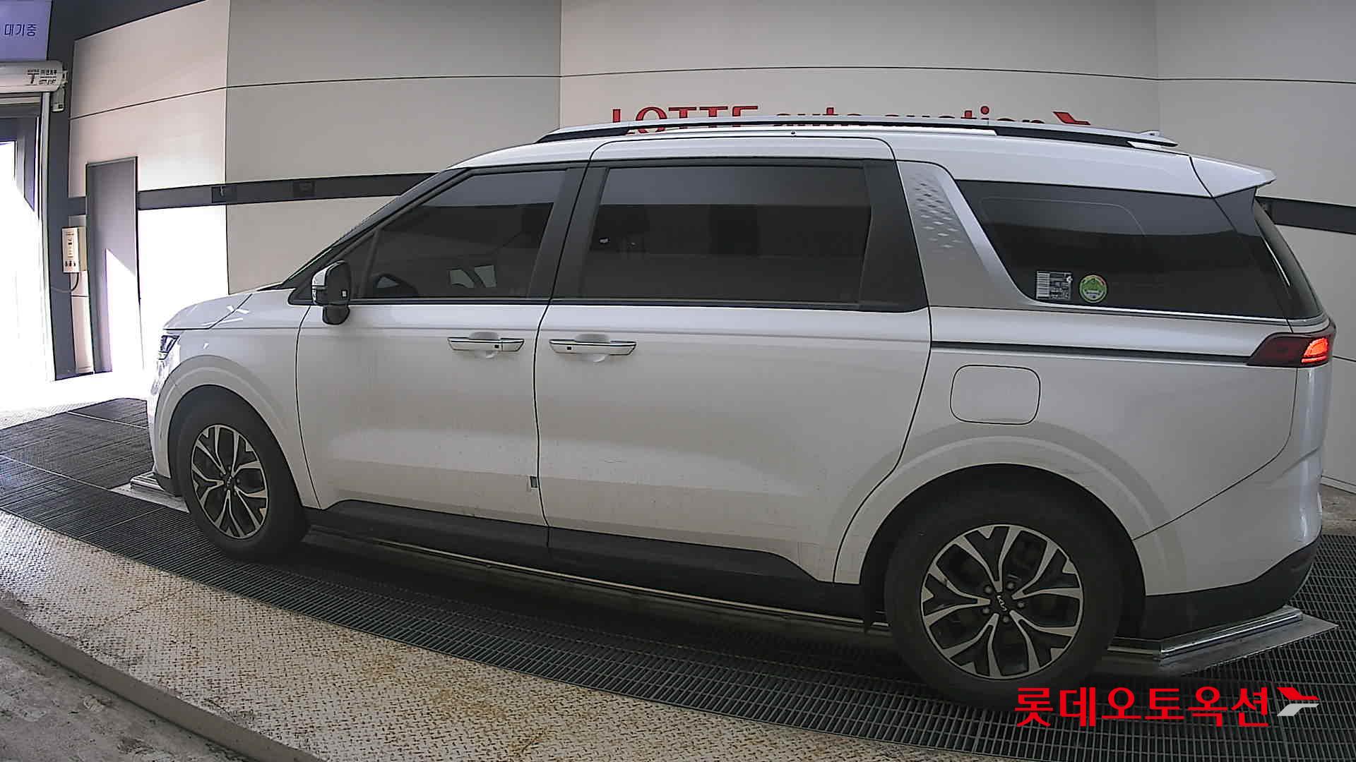 Kia Carnival 2022 - Image 14