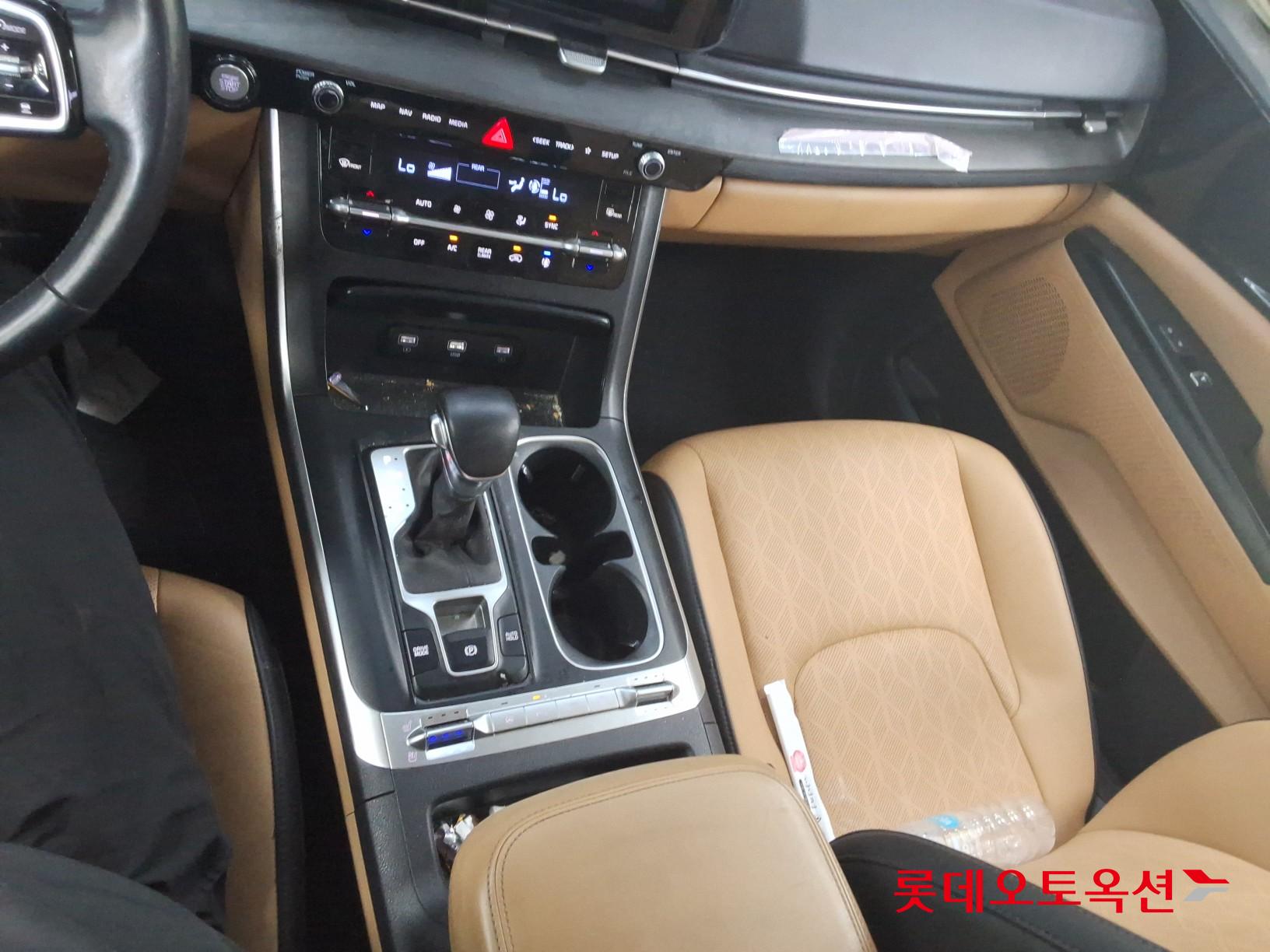 Kia Carnival 2022 - Image 35