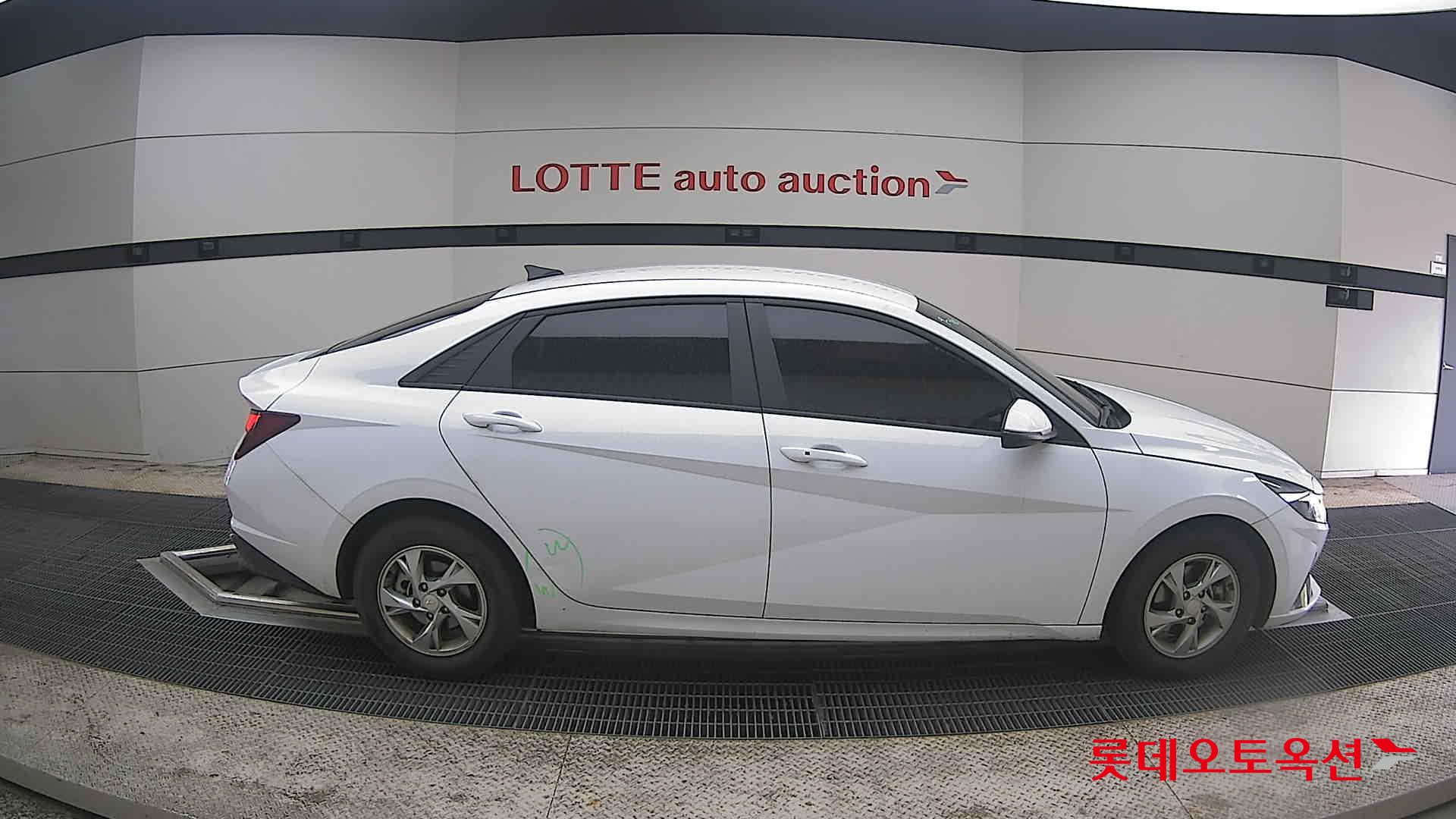 Hyundai Elantra 2023 - Image 21