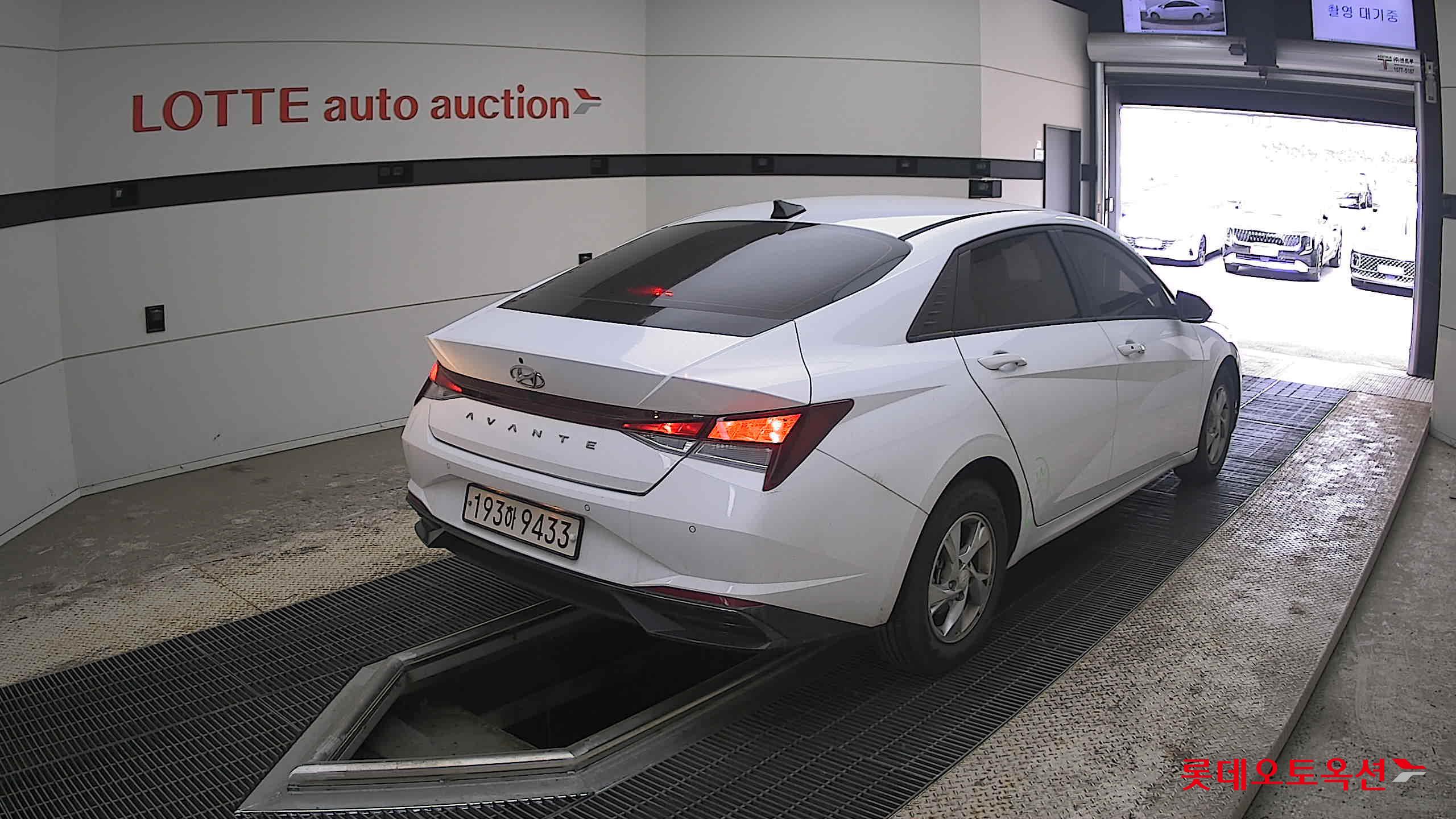Hyundai Elantra 2023 - Image 5