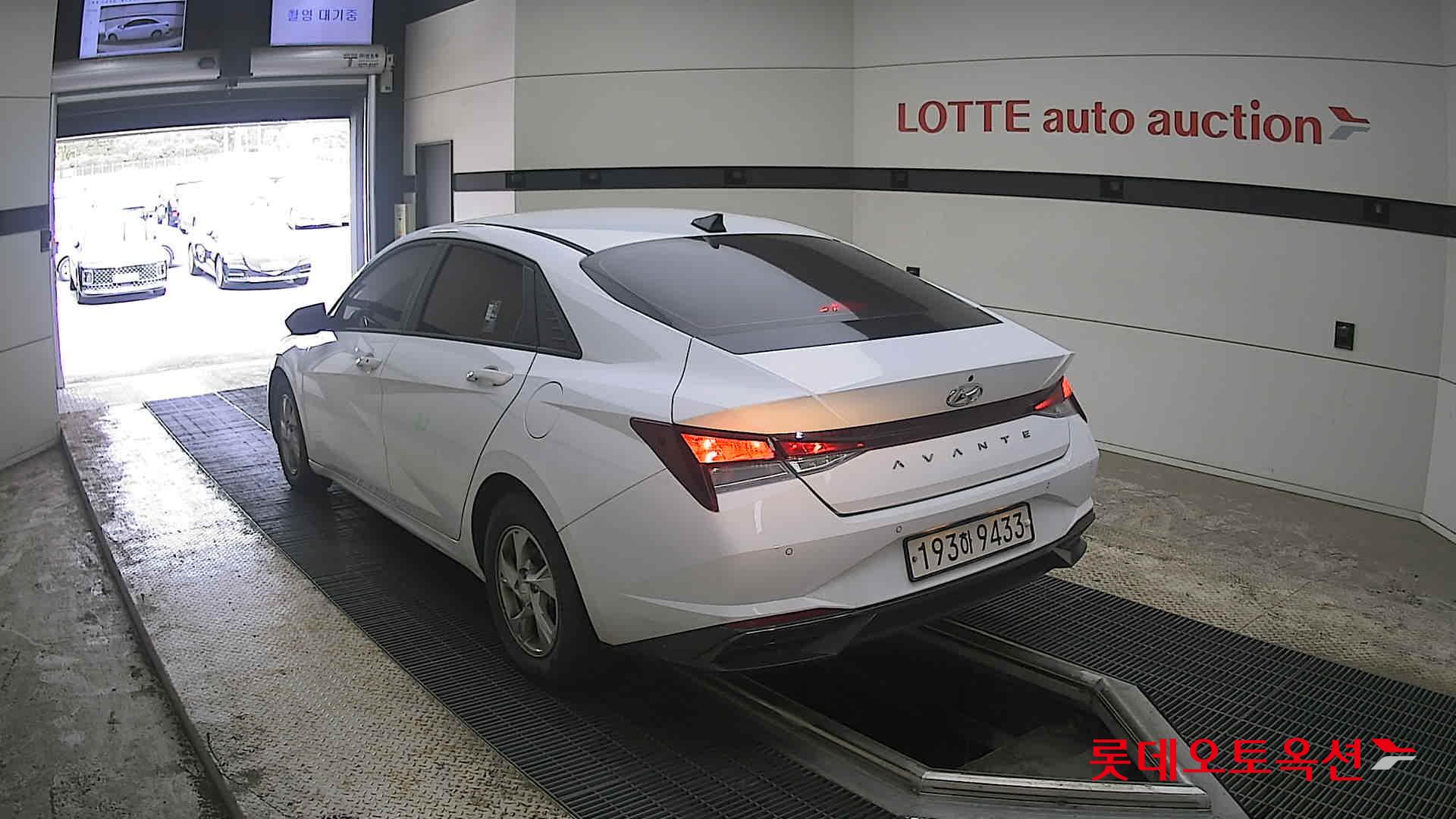 Hyundai Elantra 2023 - Image 4