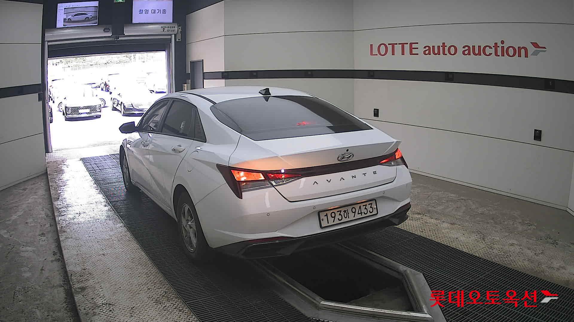Hyundai Elantra 2023 - Image 16