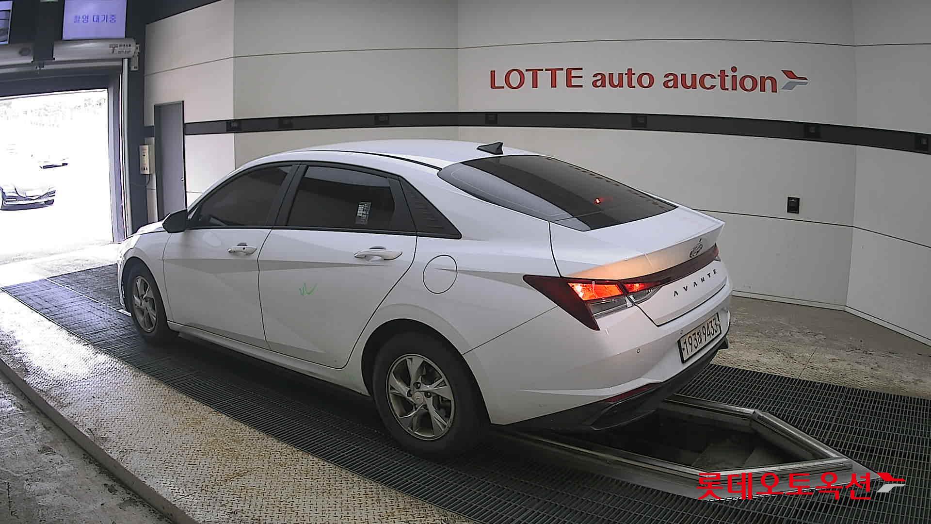 Hyundai Elantra 2023 - Image 15