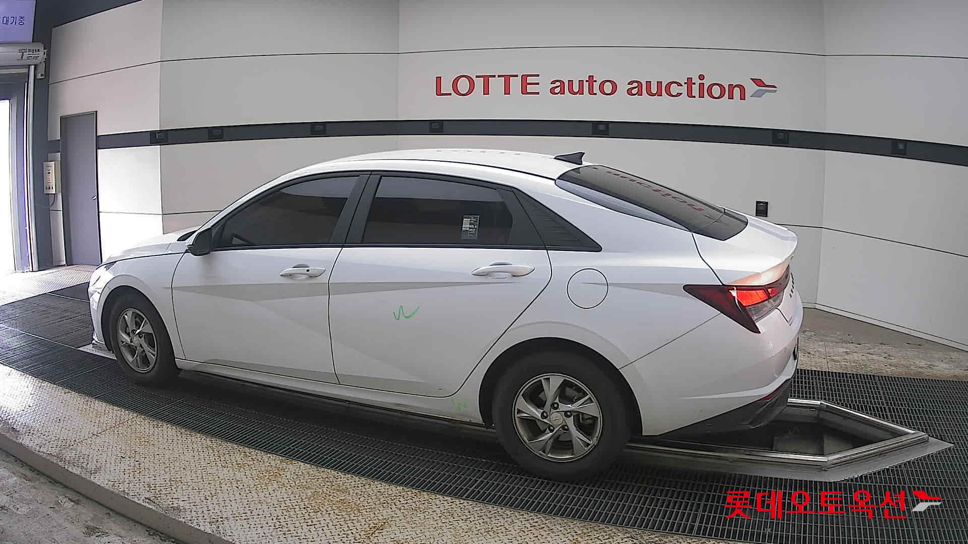 Hyundai Elantra 2023 - Image 14