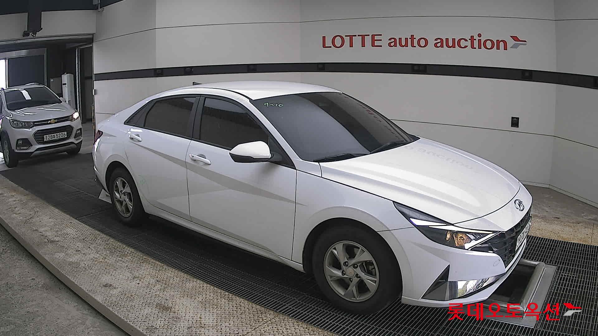 Hyundai Elantra 2023 - Image 23