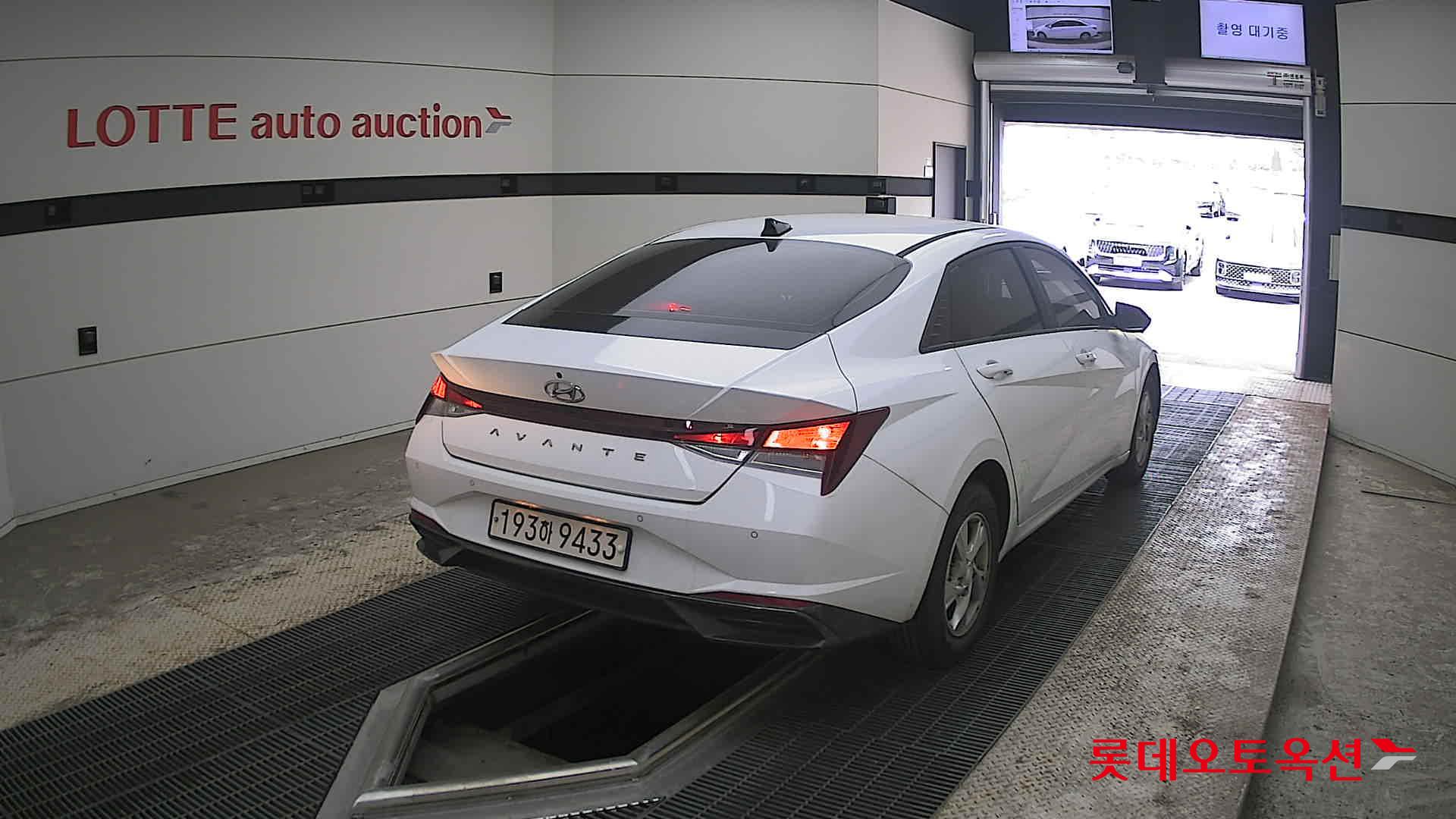 Hyundai Elantra 2023 - Image 18